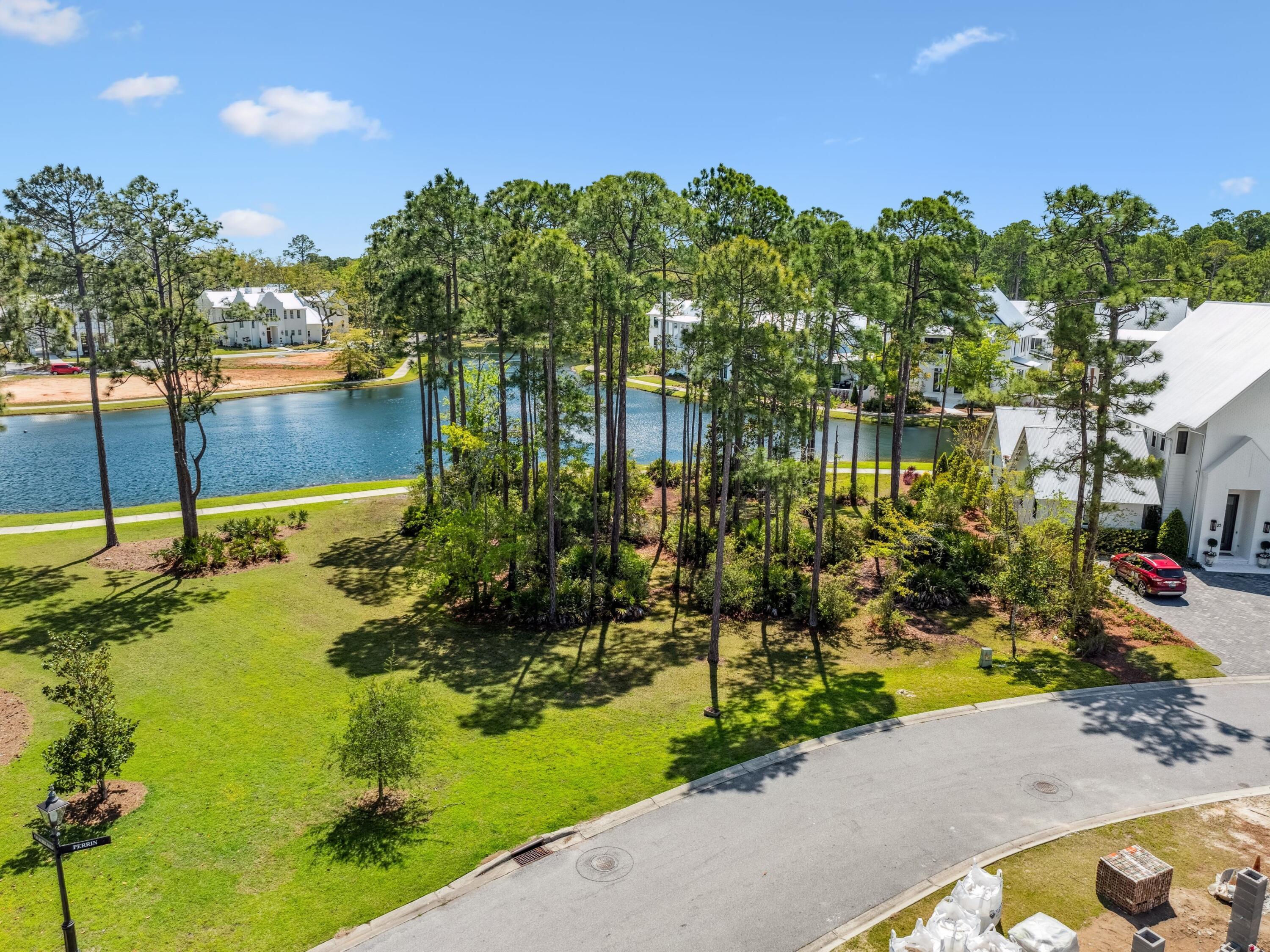 CHURCHILL OAKS - Land