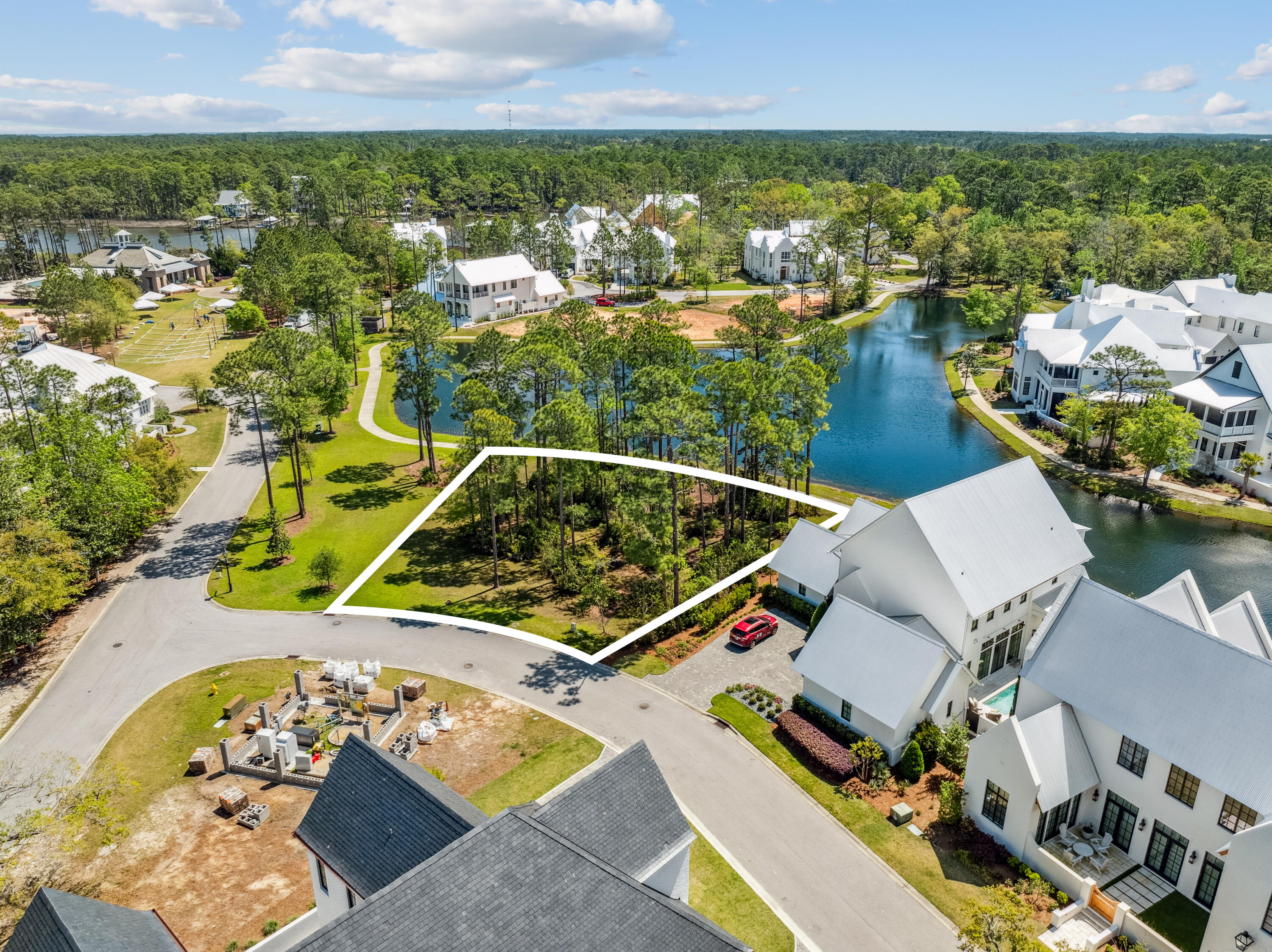 CHURCHILL OAKS - Land
