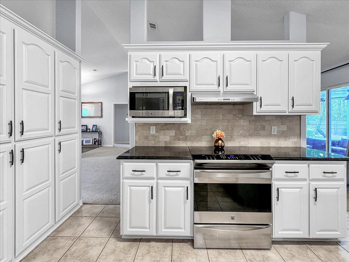 HIDDEN ESTATES - Residential