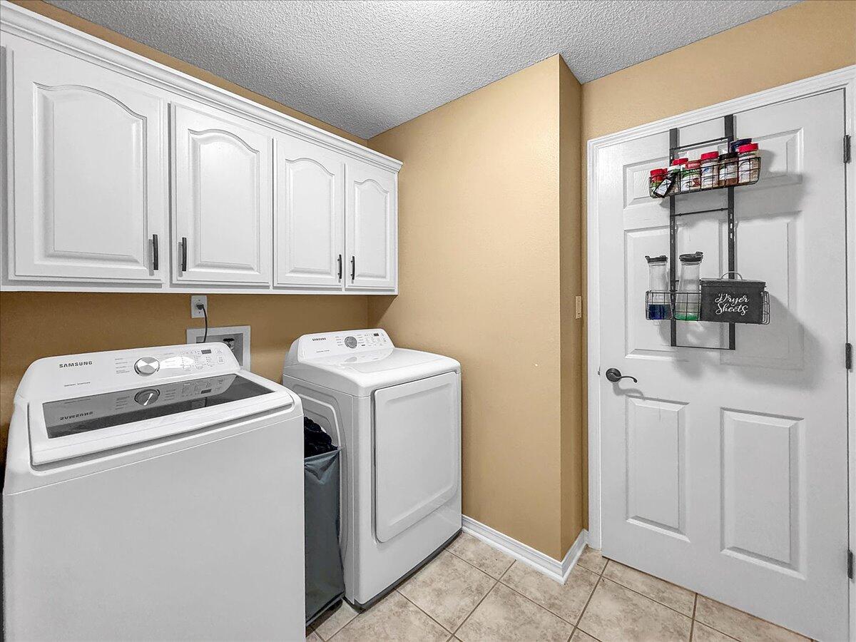 HIDDEN ESTATES - Residential