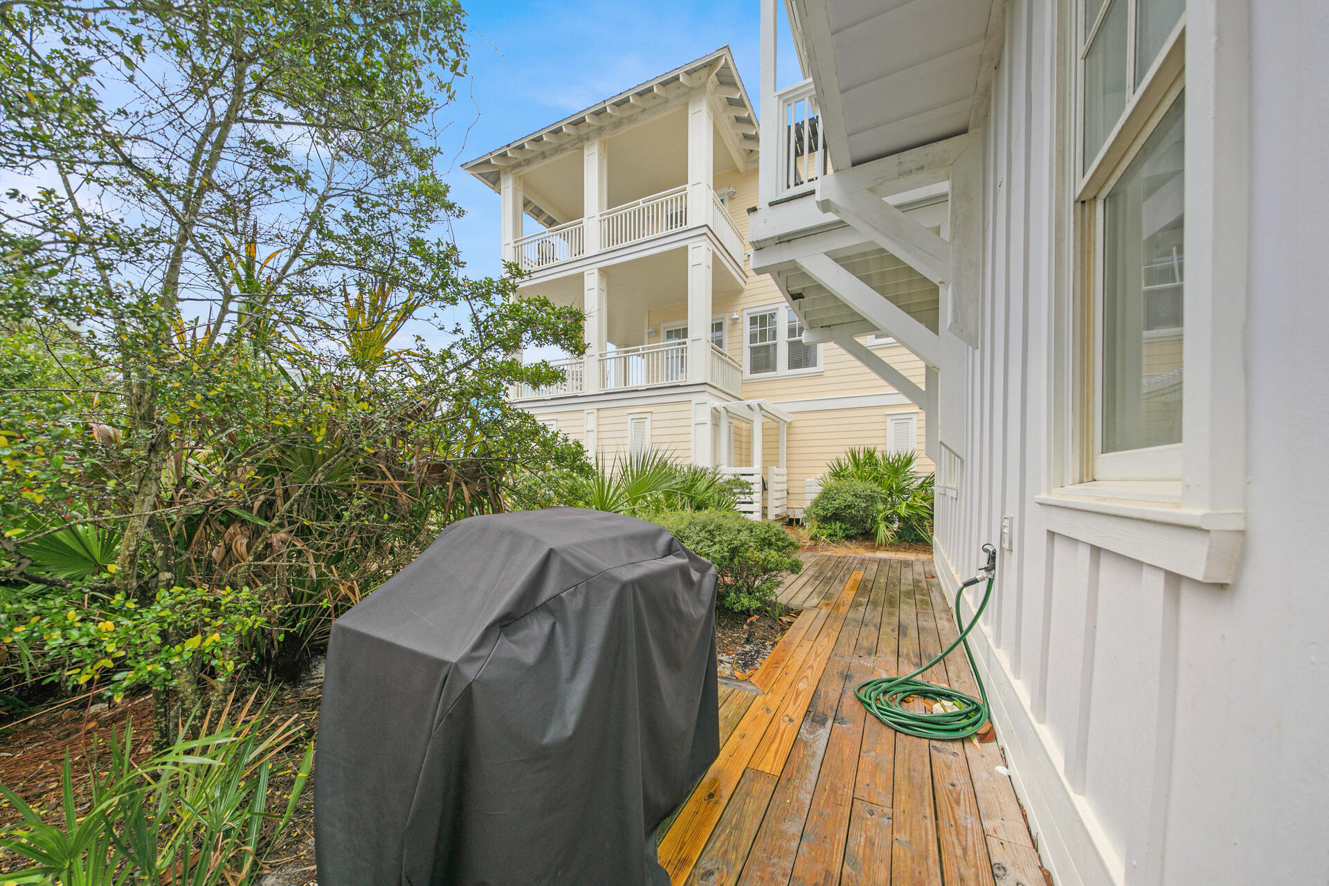 SUMMER'S EDGE - Residential