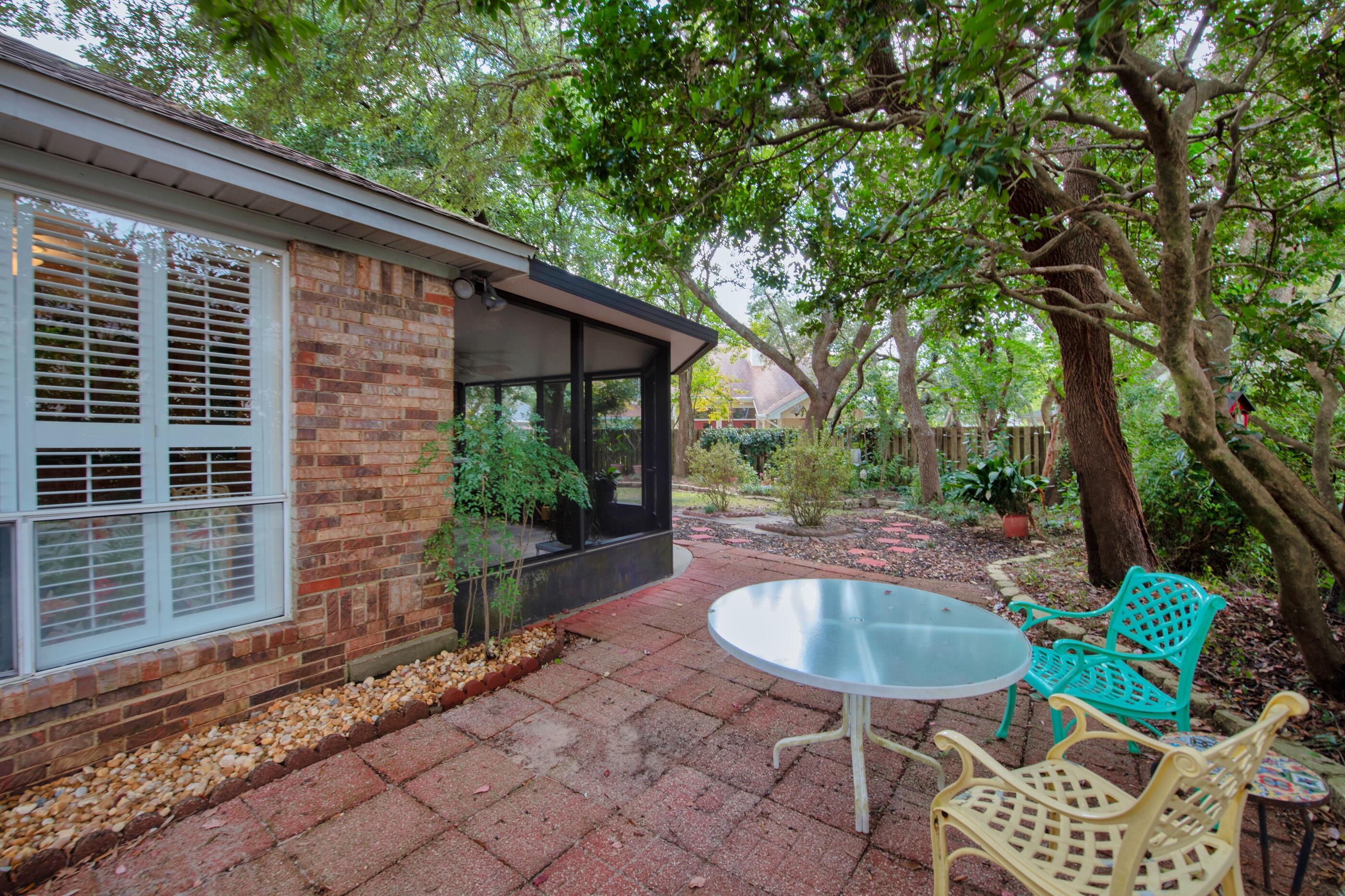 LAKE POINTE - Residential