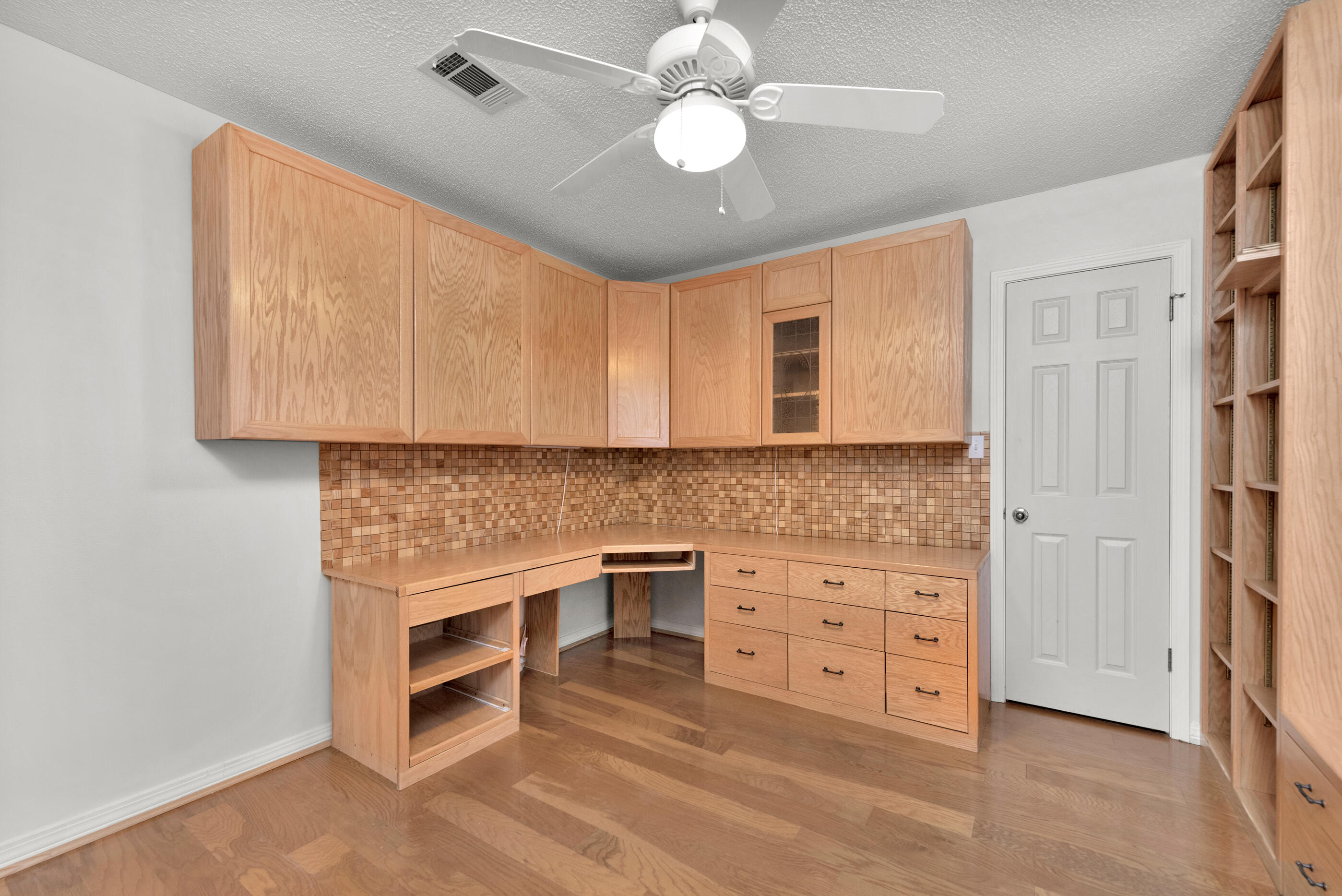 LAKE POINTE - Residential