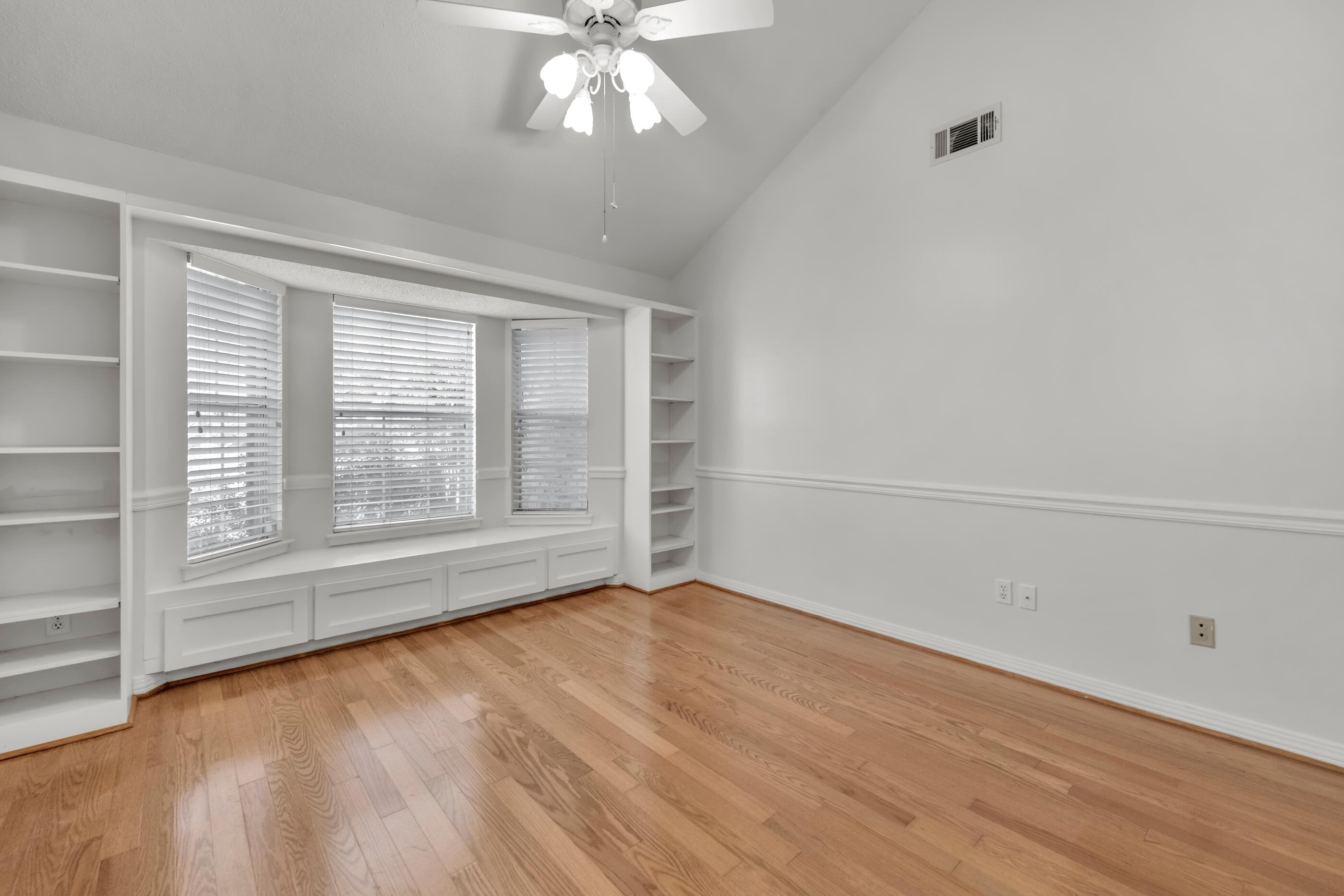 LAKE POINTE - Residential
