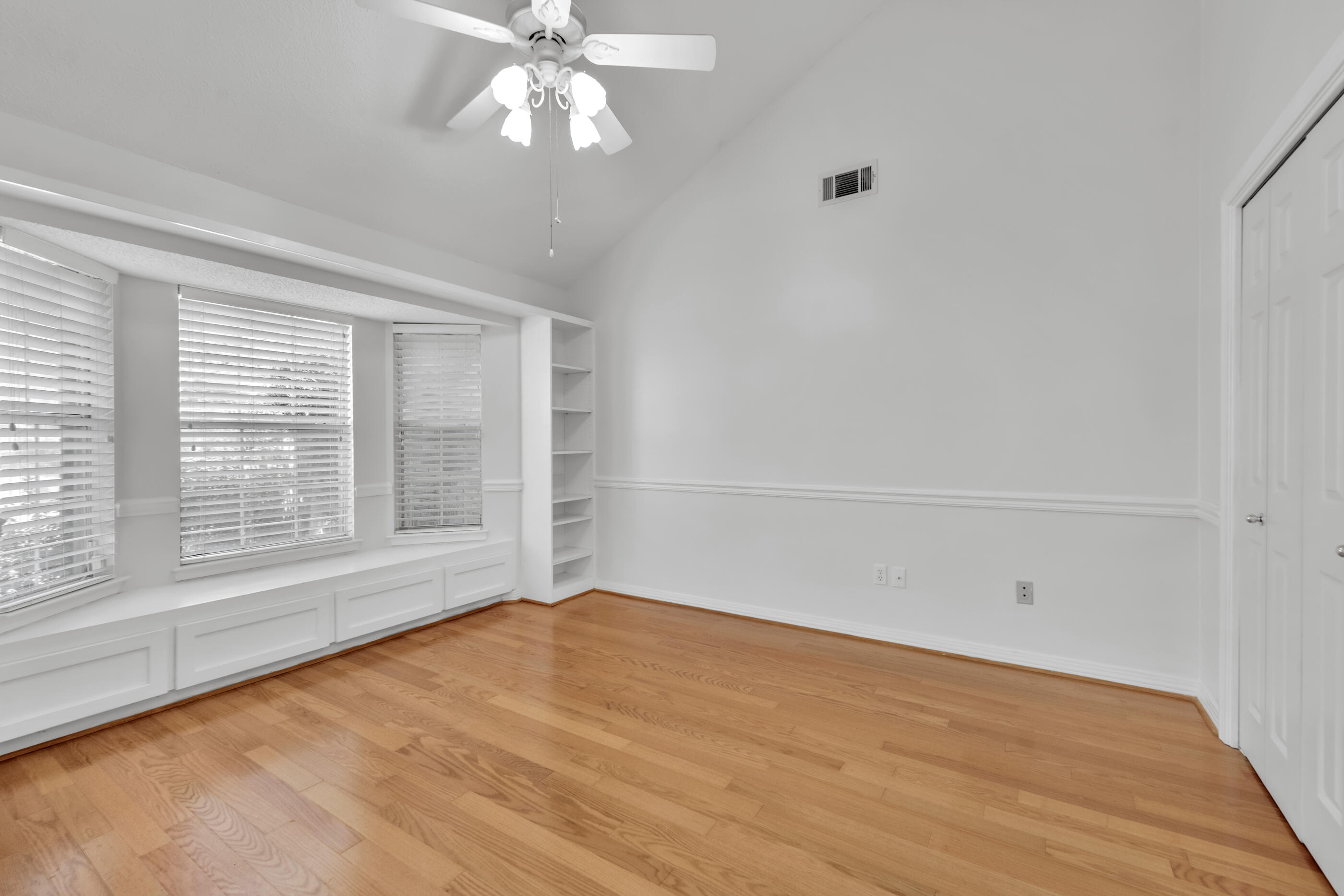 LAKE POINTE - Residential