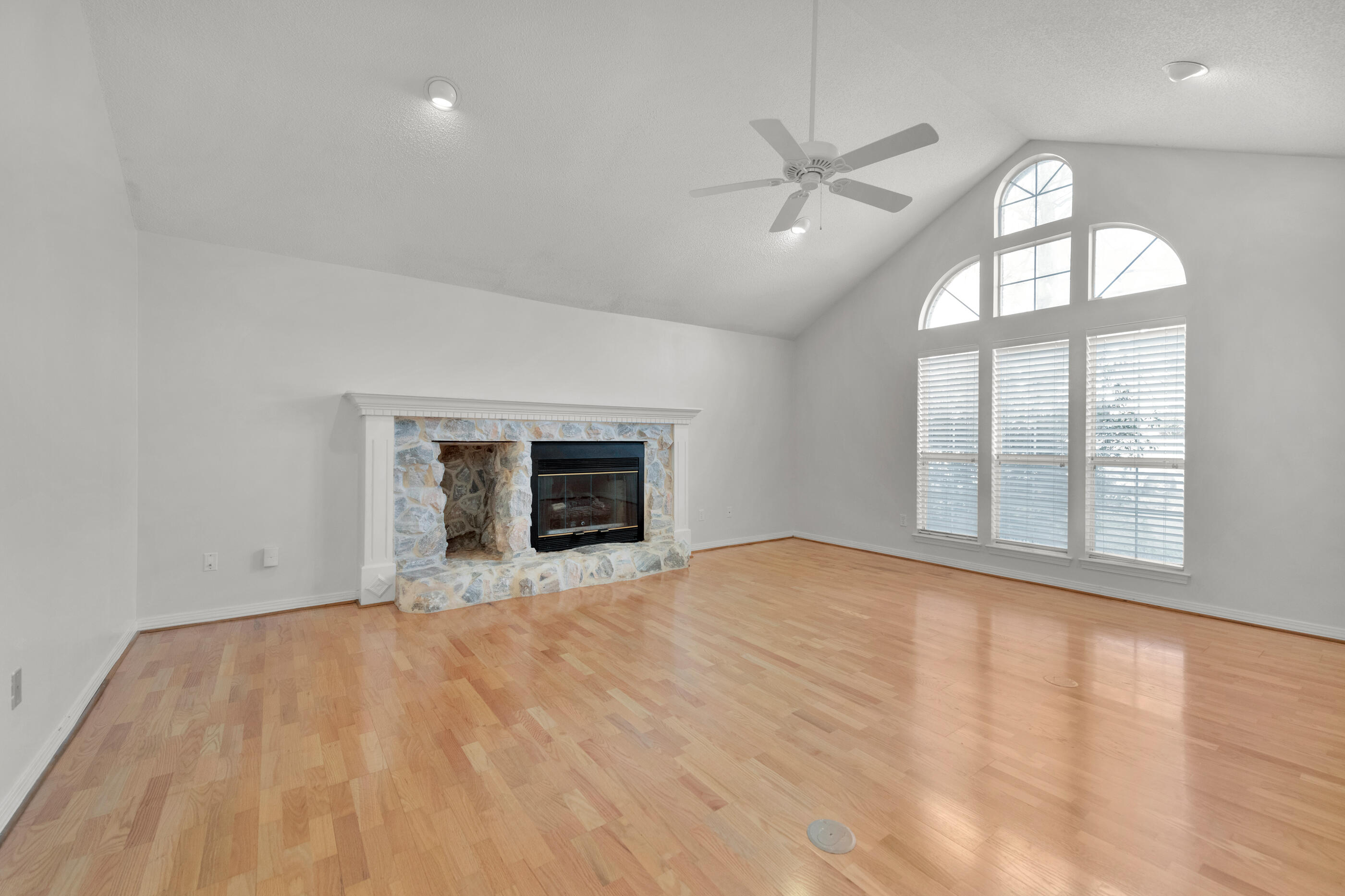LAKE POINTE - Residential