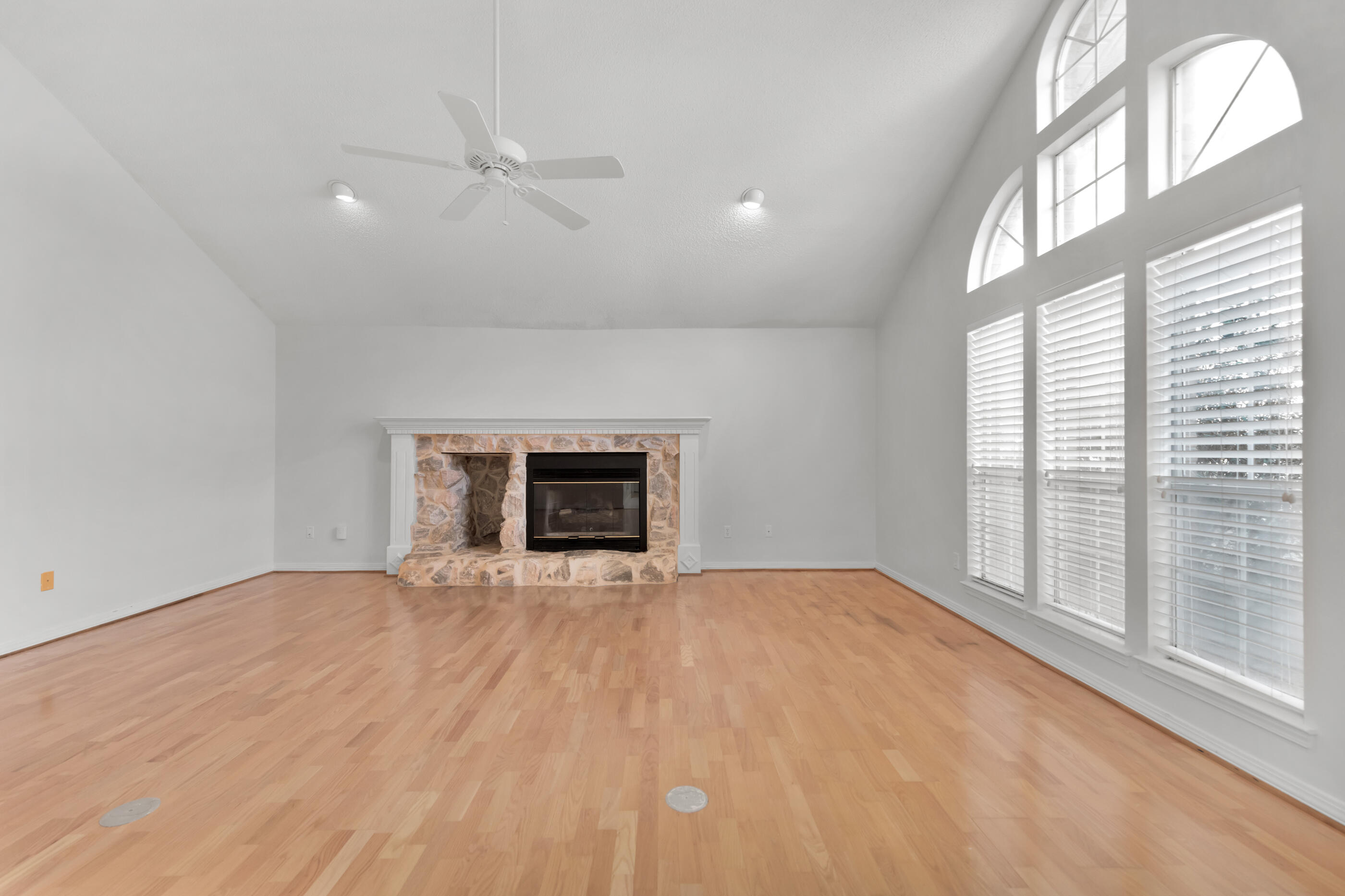 LAKE POINTE - Residential