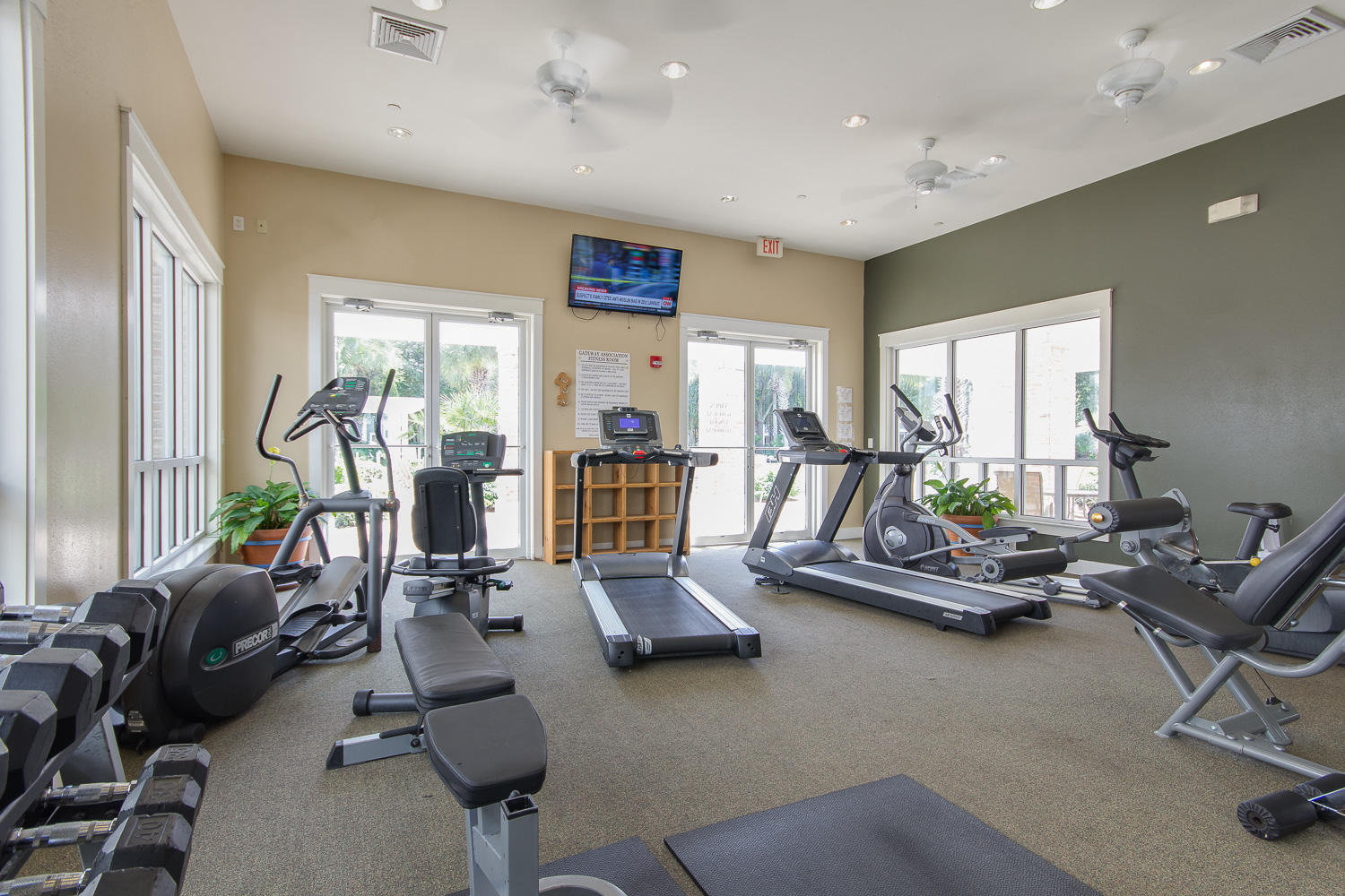 MARKET STREET INN - Residential Lease