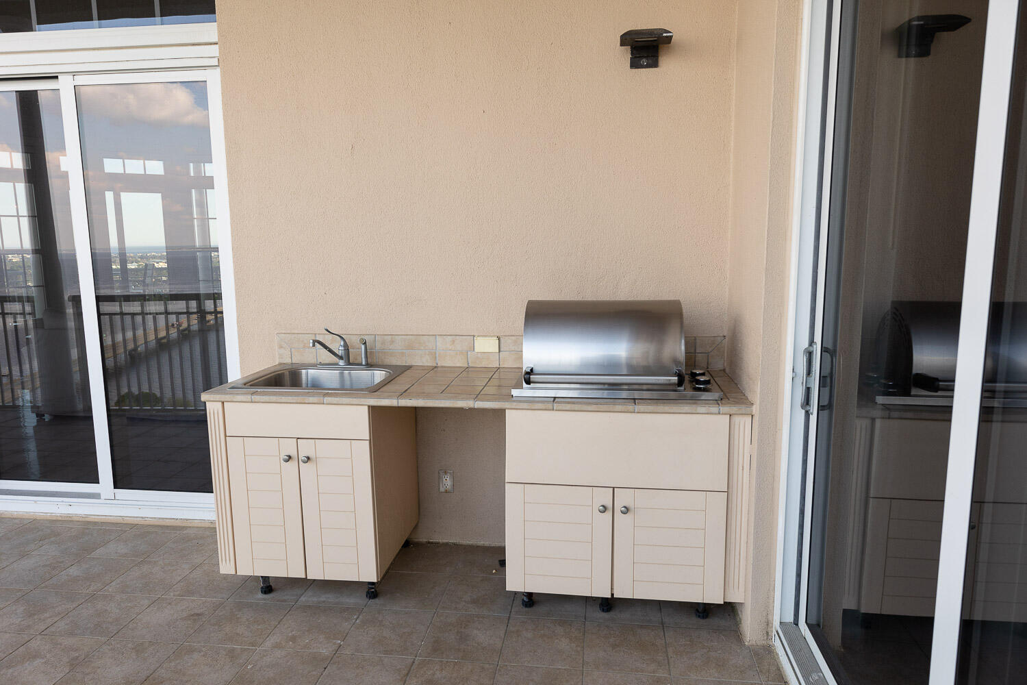 ONE WATER PLACE AT KELLY PLANTATION - Residential