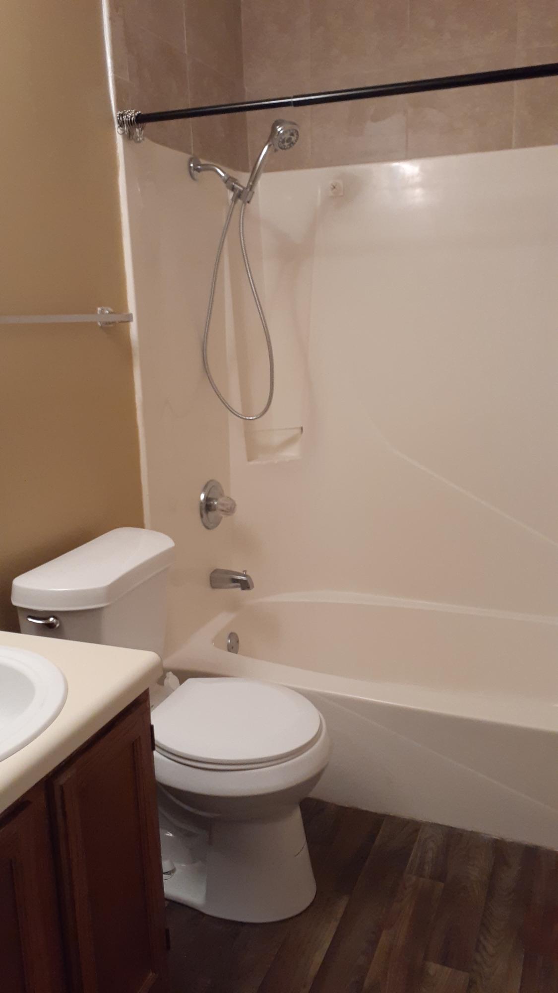 LAKESIDE CONDO AT BLUEWATER BAY - Residential