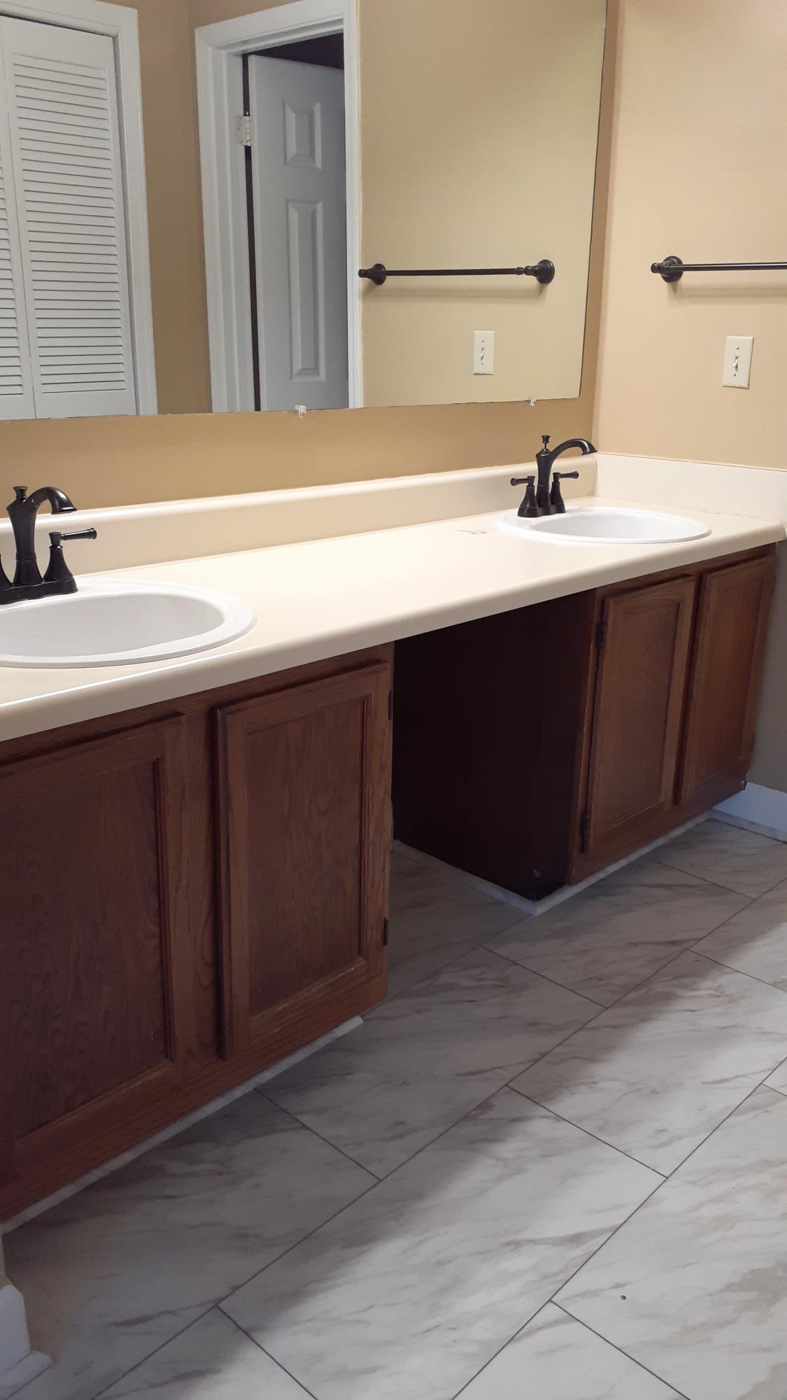 LAKESIDE CONDO AT BLUEWATER BAY - Residential