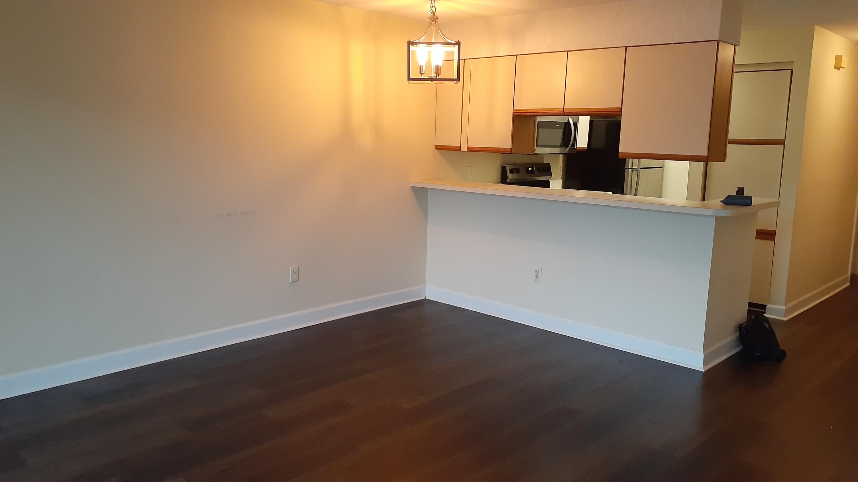 LAKESIDE CONDO AT BLUEWATER BAY - Residential