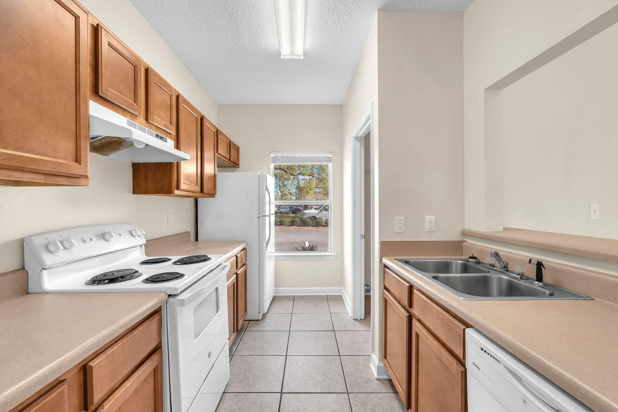 MIRANDA APARTMENTS - Residential Lease