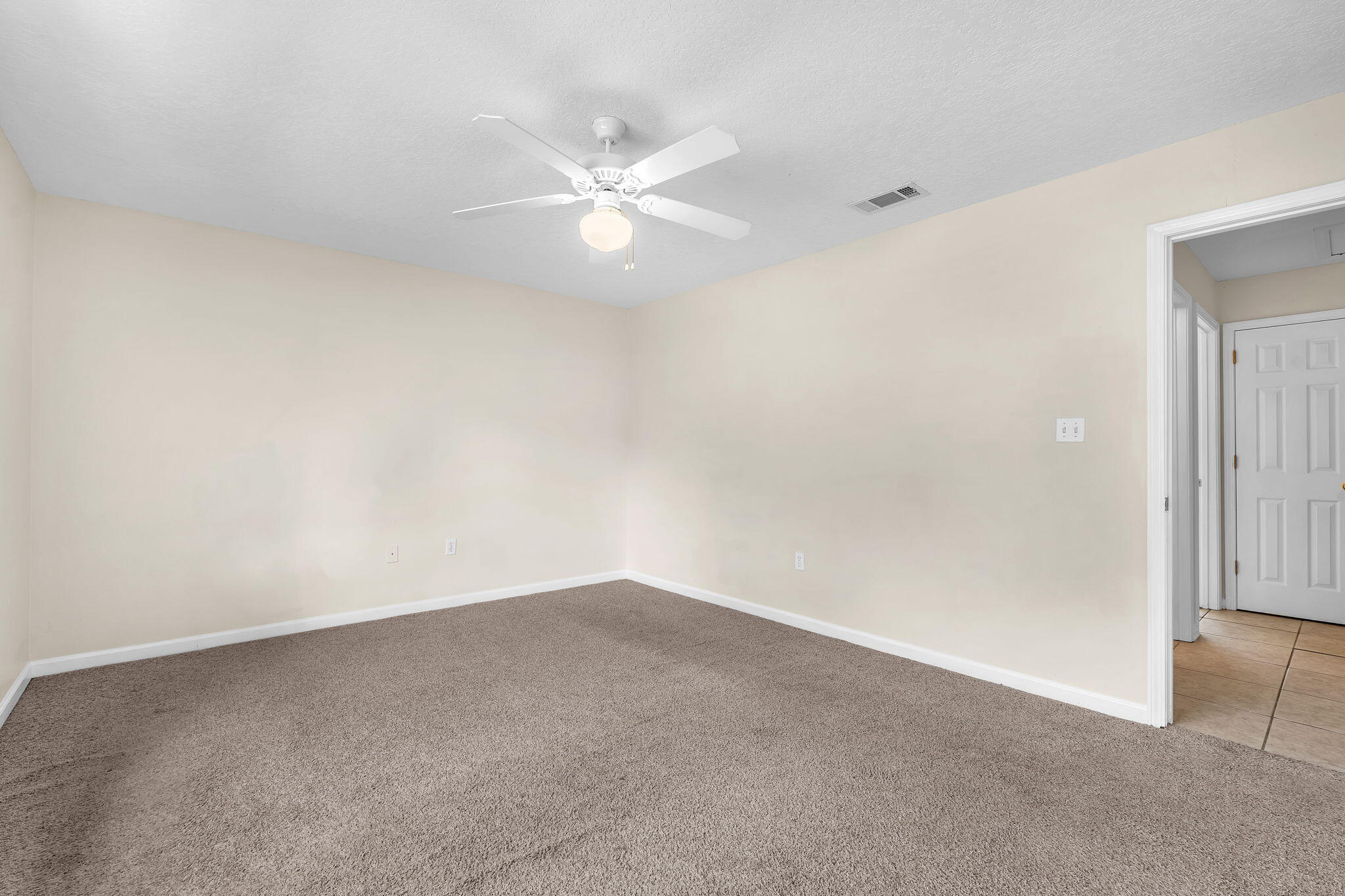 MIRANDA APARTMENTS - Residential Lease