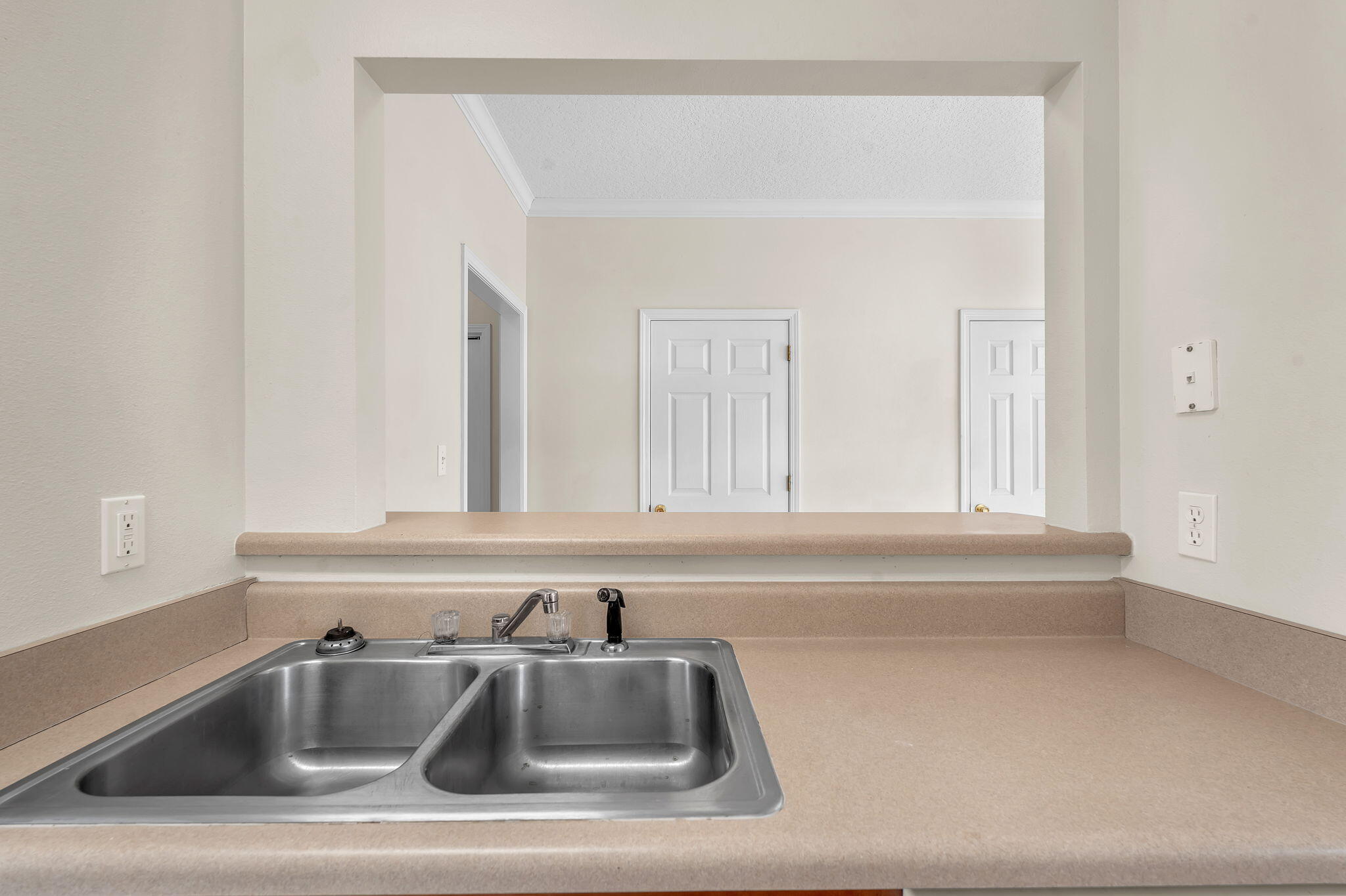 MIRANDA APARTMENTS - Residential Lease