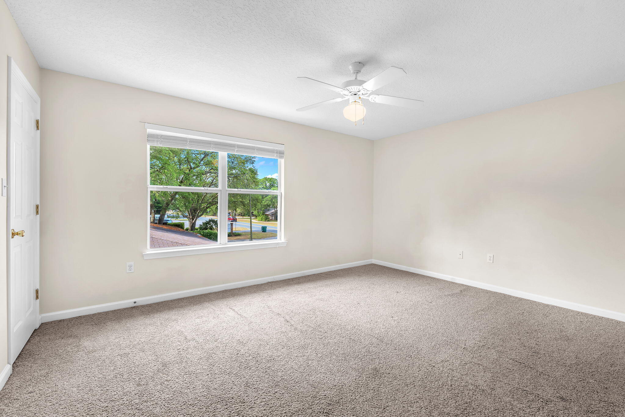 MIRANDA APARTMENTS - Residential Lease