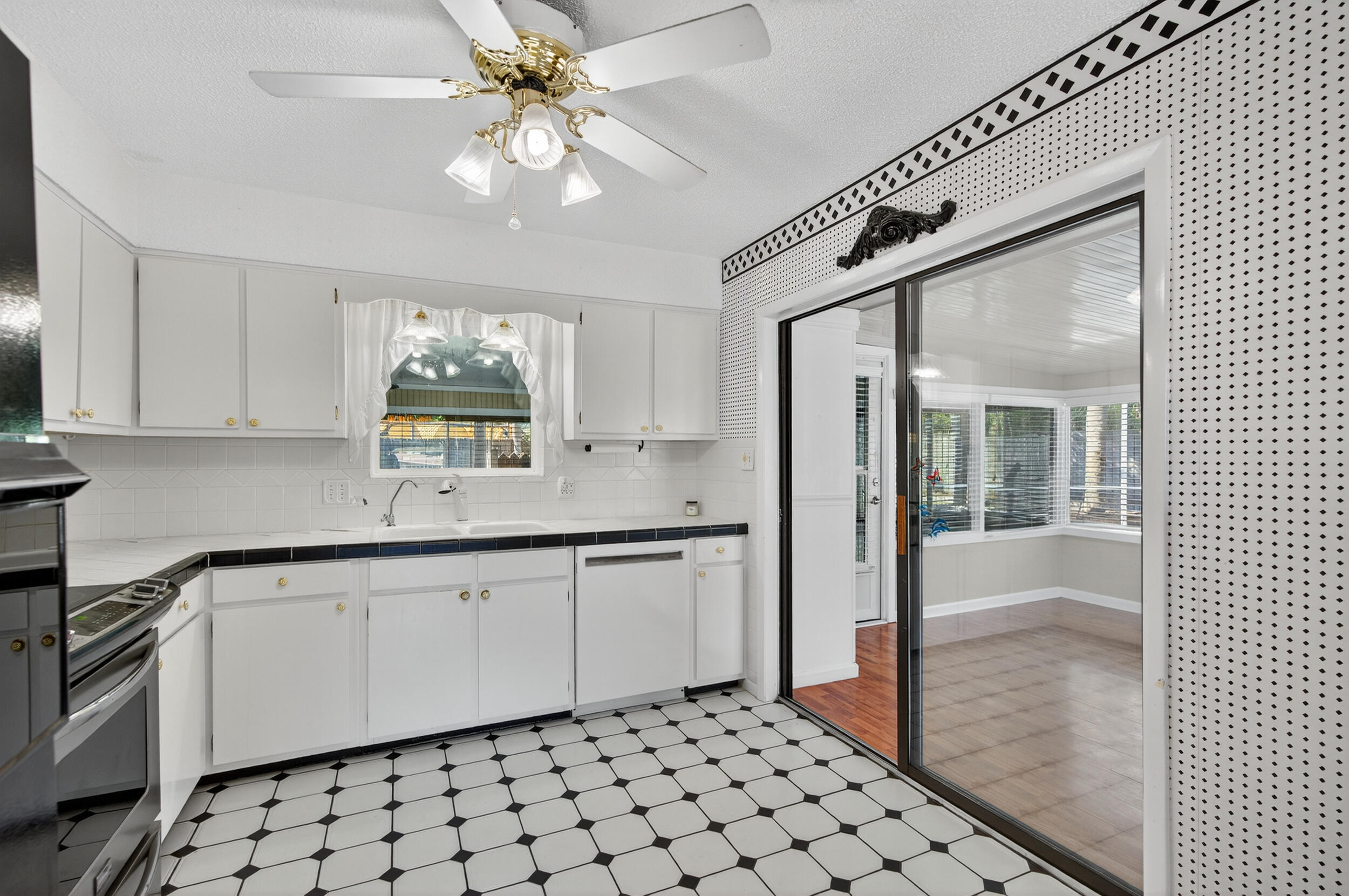 SEA HILLS 3RD - Residential