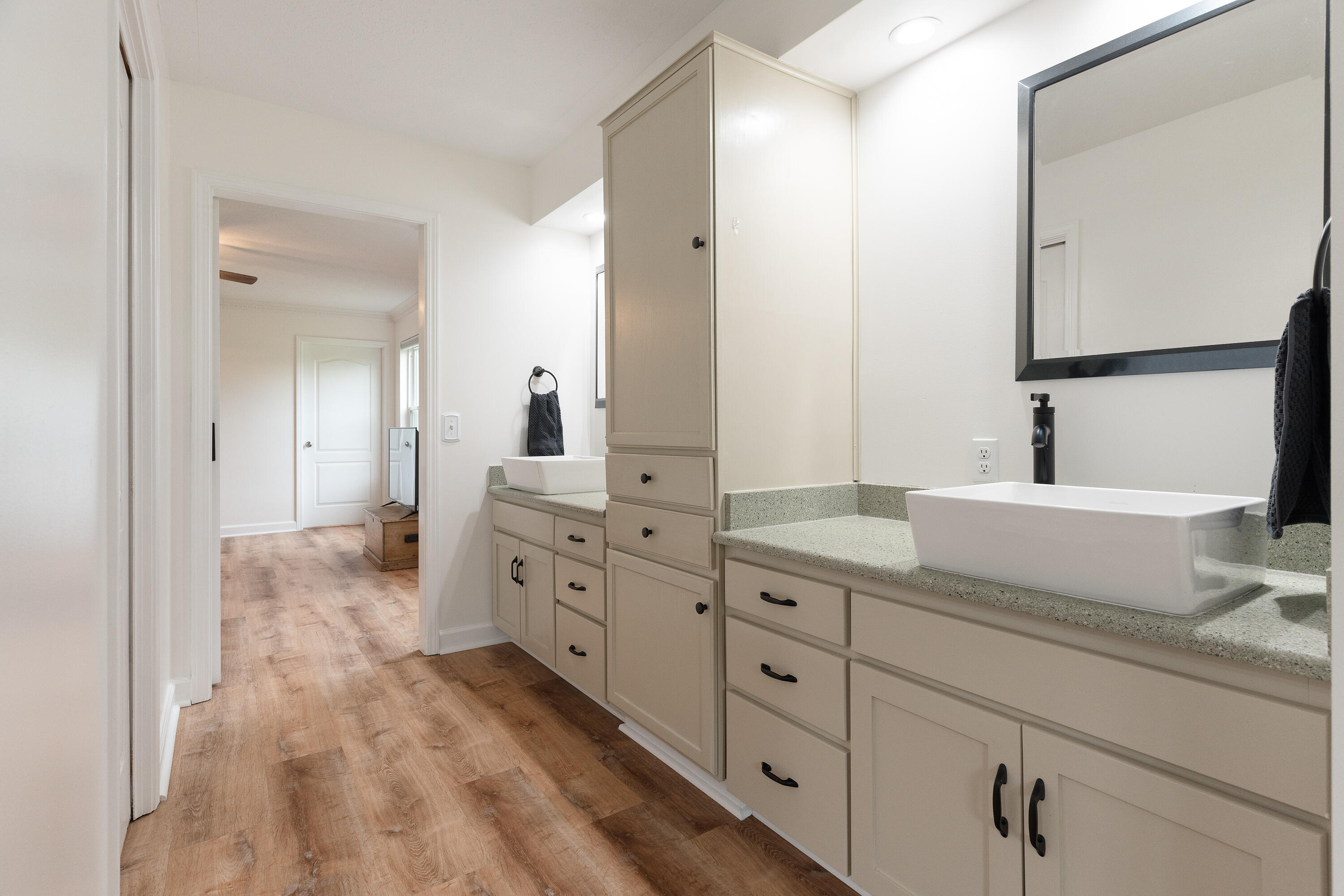 SHADY OAKS - Residential