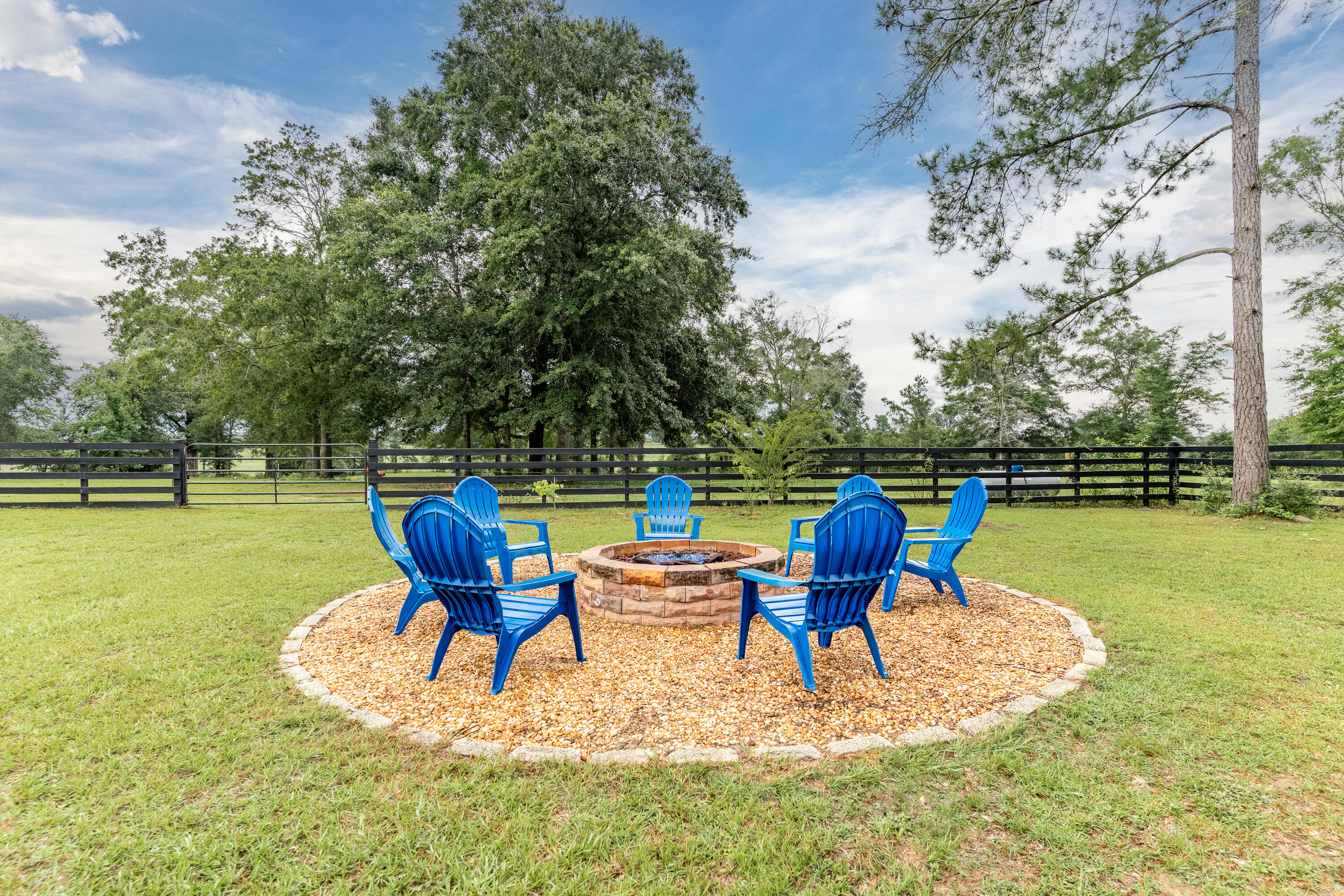 SHADY OAKS - Residential