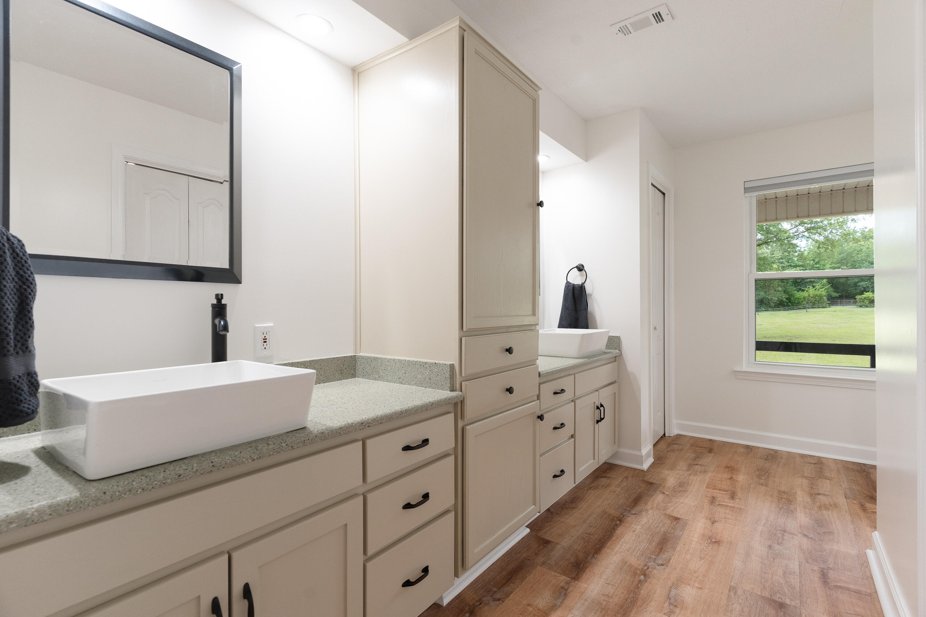 SHADY OAKS - Residential