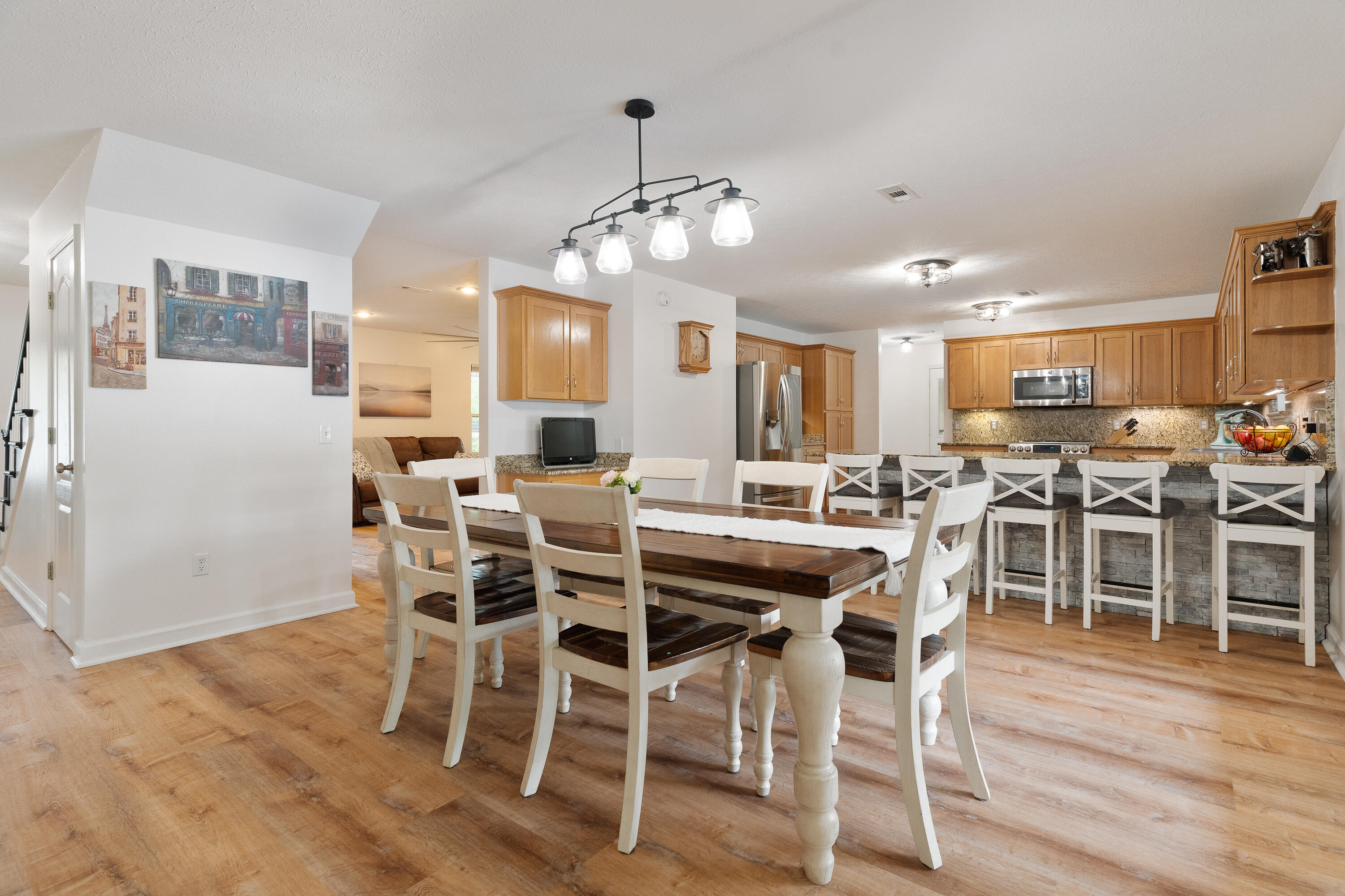 SHADY OAKS - Residential