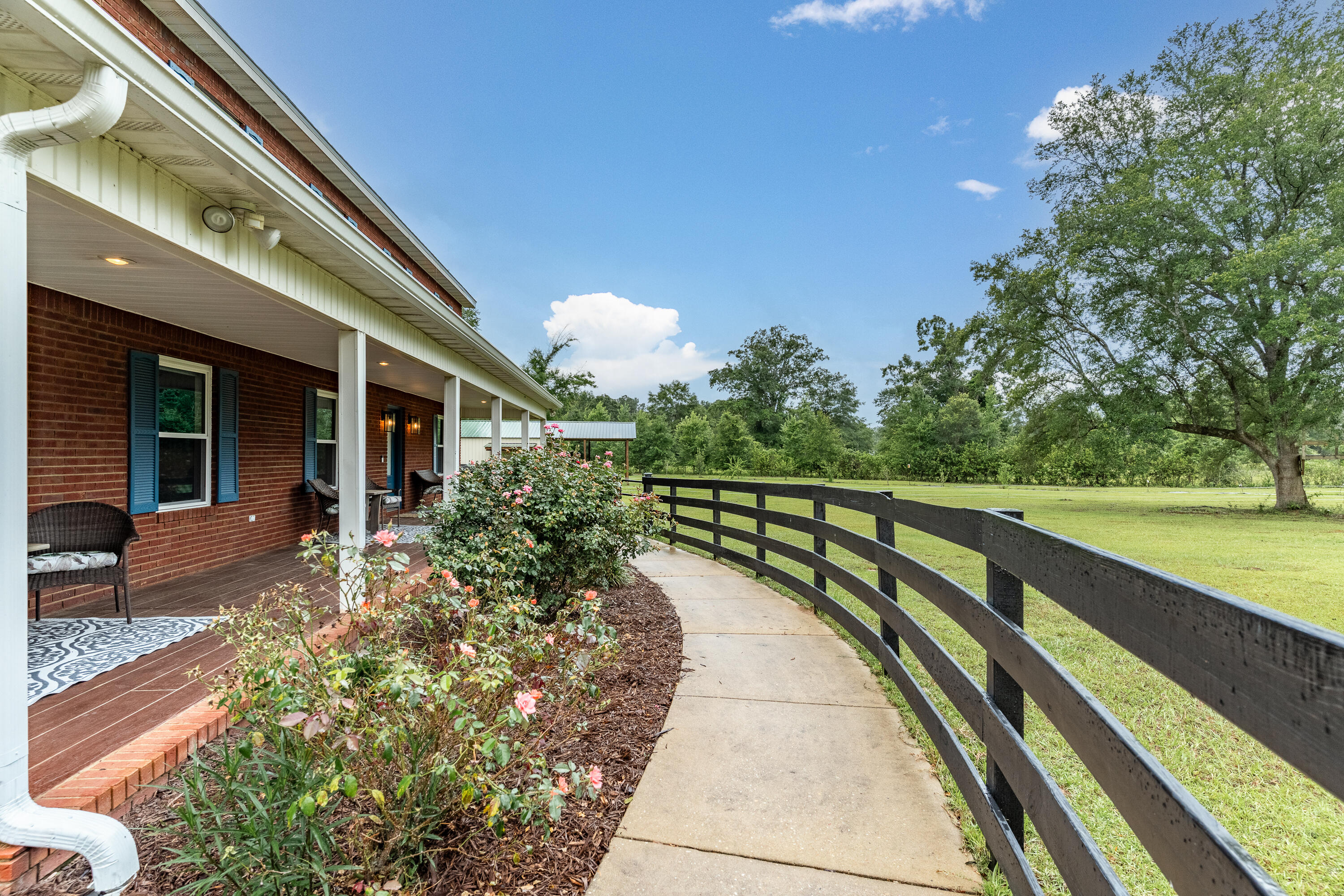SHADY OAKS - Residential