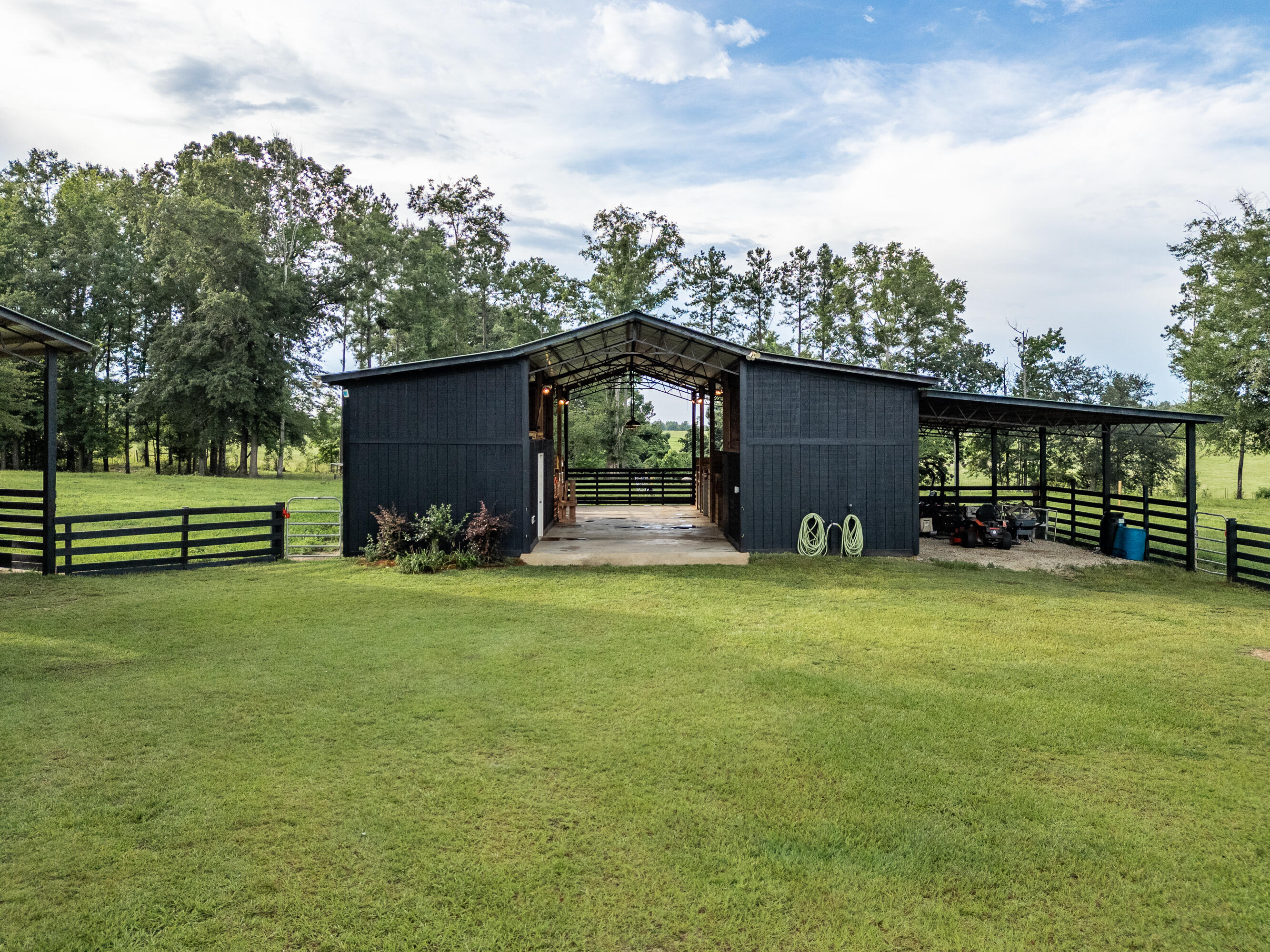 SHADY OAKS - Residential