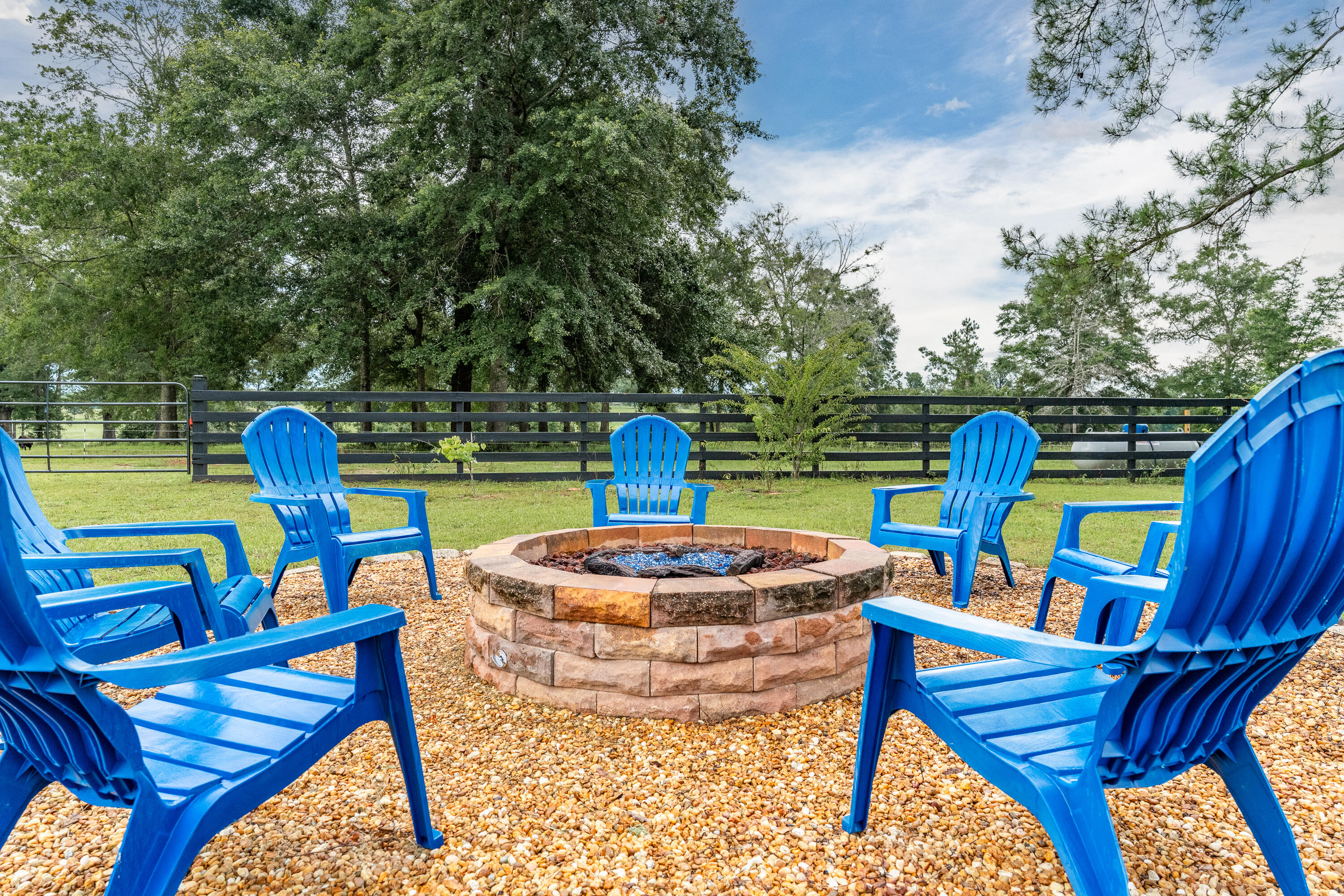 SHADY OAKS - Residential