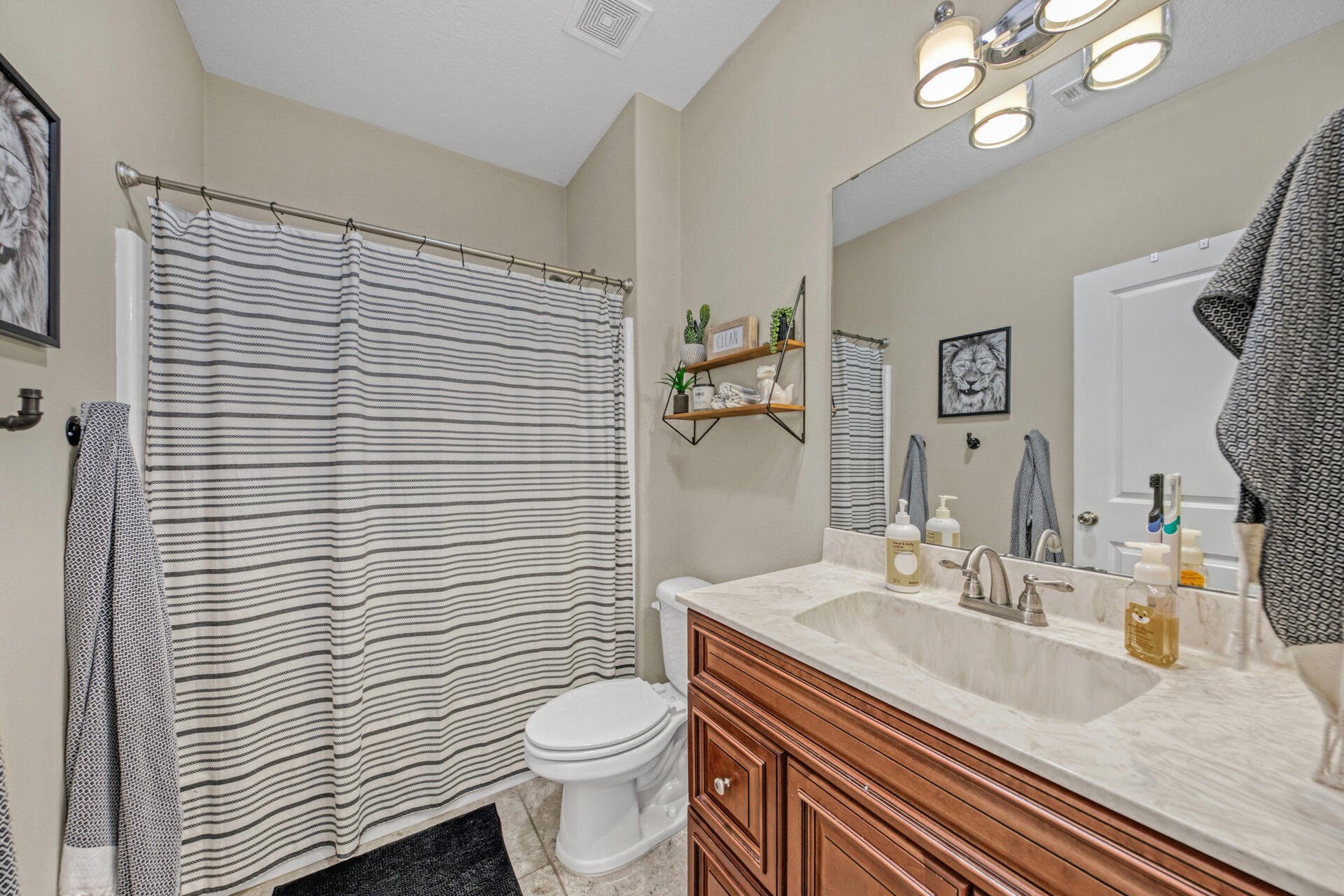 HOLLEY BY THE SEA - Residential