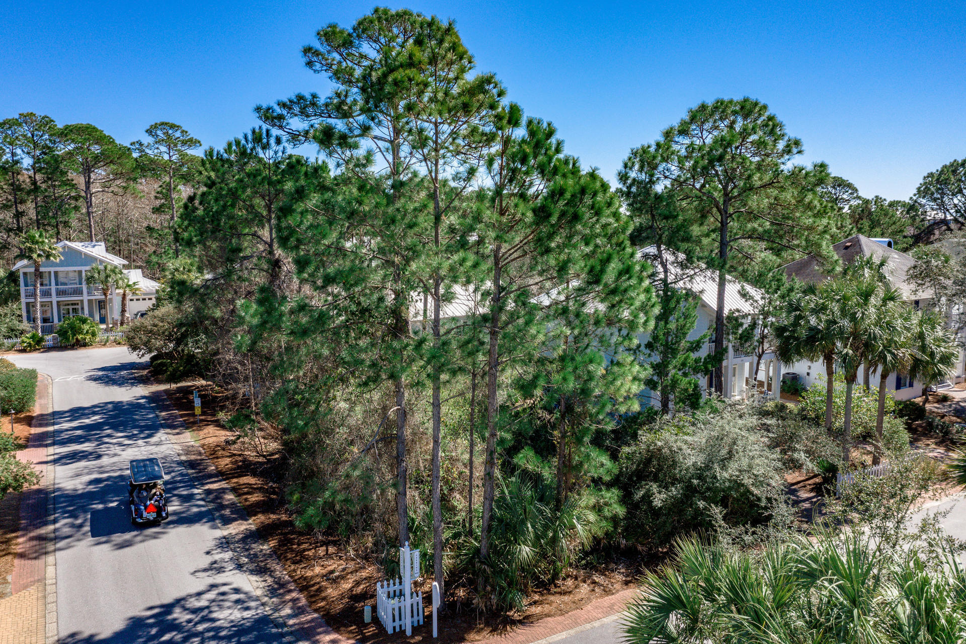 CASSINE VILLAGE - Land