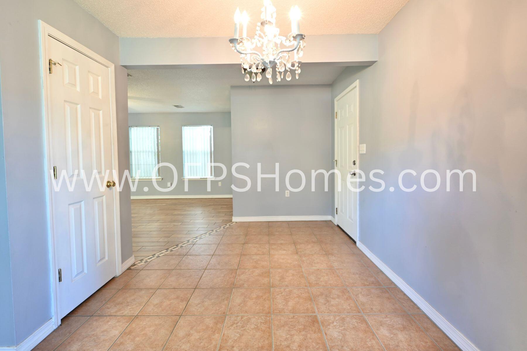 OAK PARK ESTATES - Residential Lease