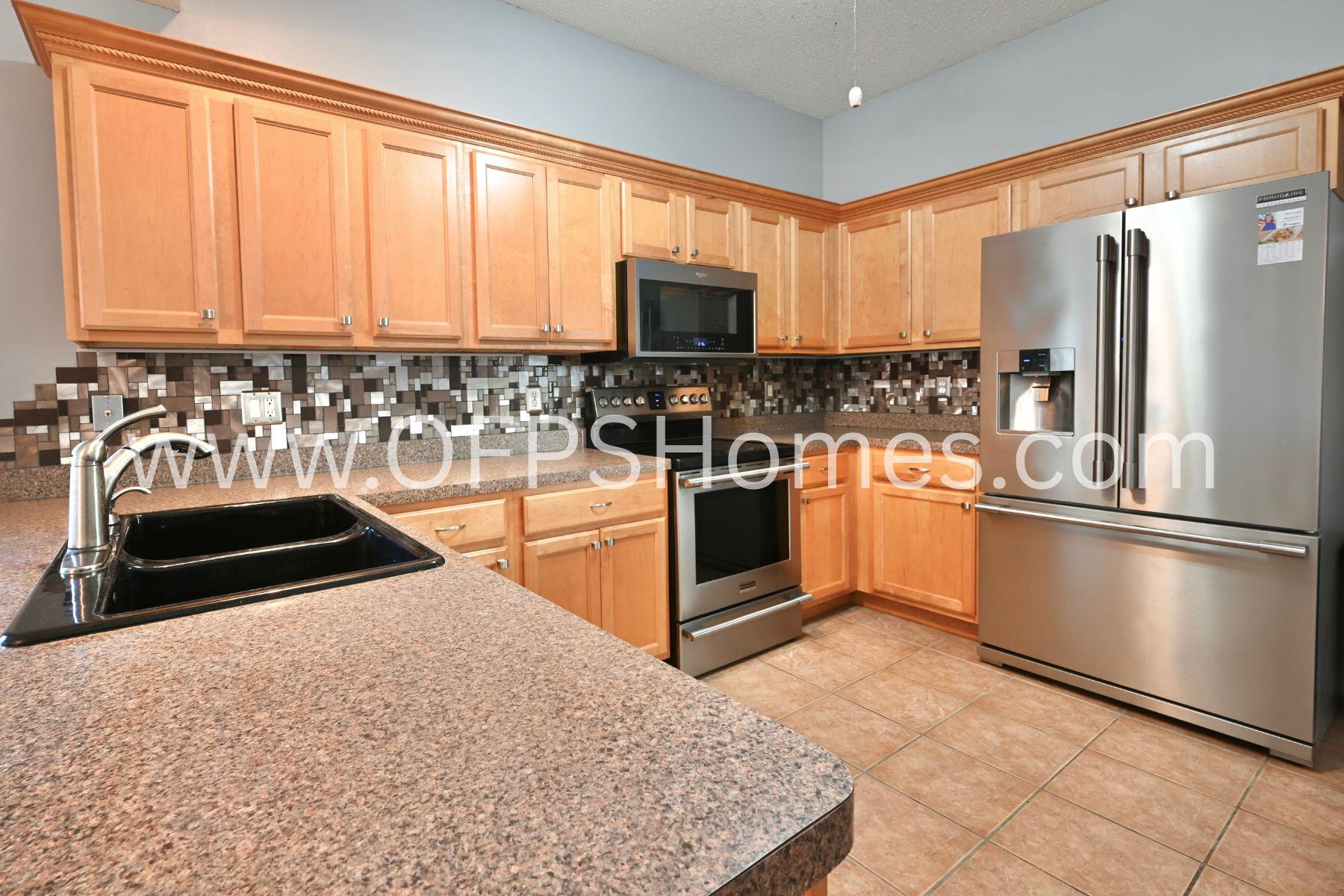 OAK PARK ESTATES - Residential Lease
