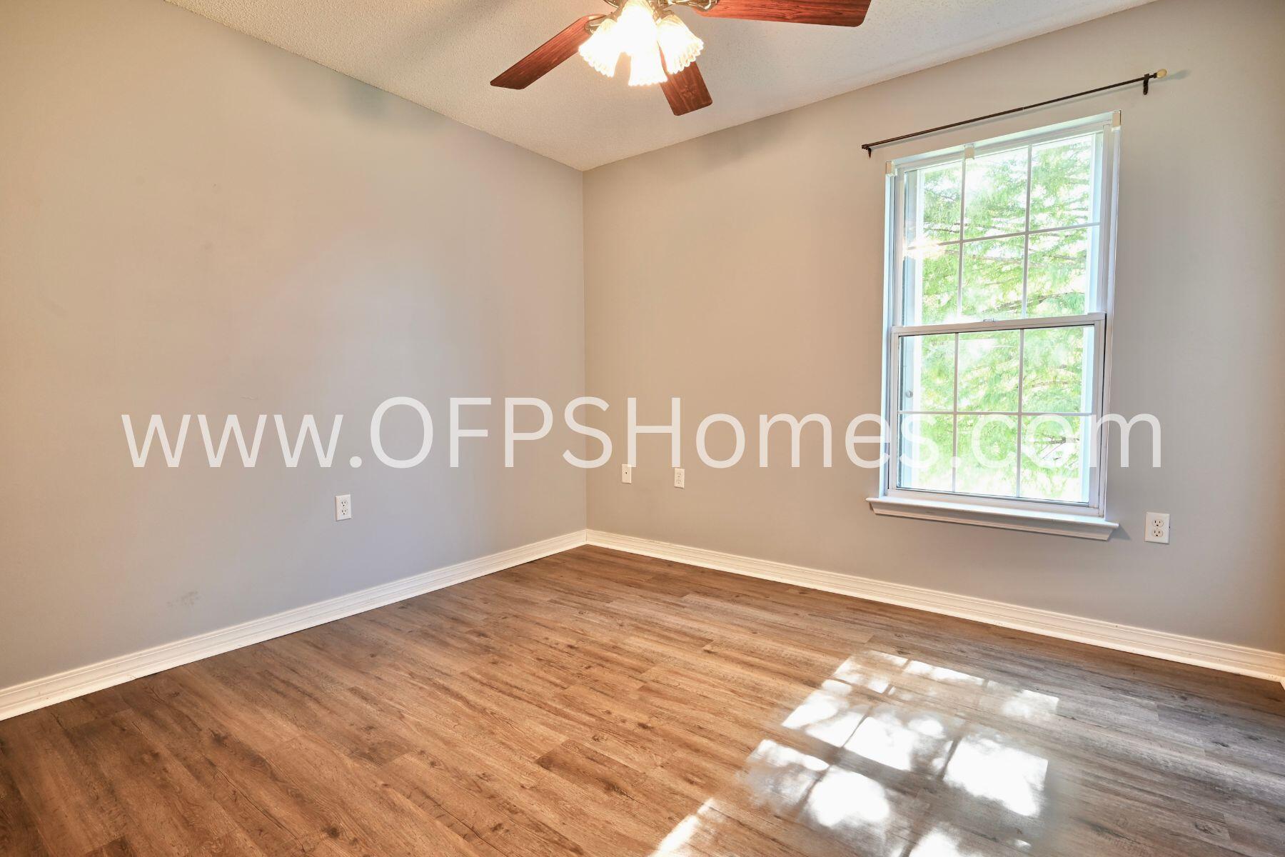 OAK PARK ESTATES - Residential Lease