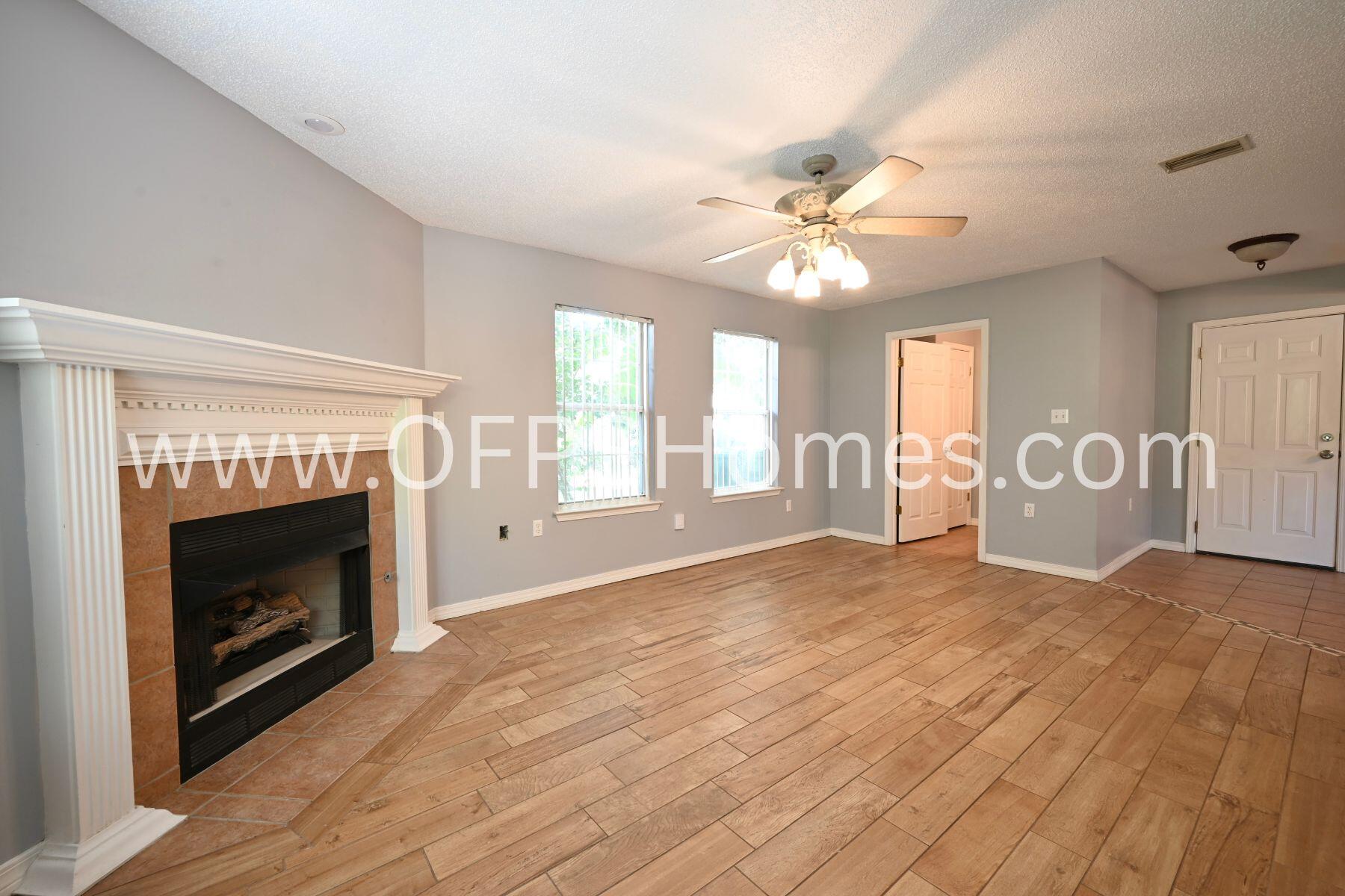 OAK PARK ESTATES - Residential Lease