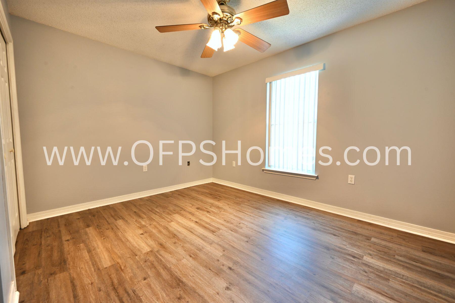 OAK PARK ESTATES - Residential Lease
