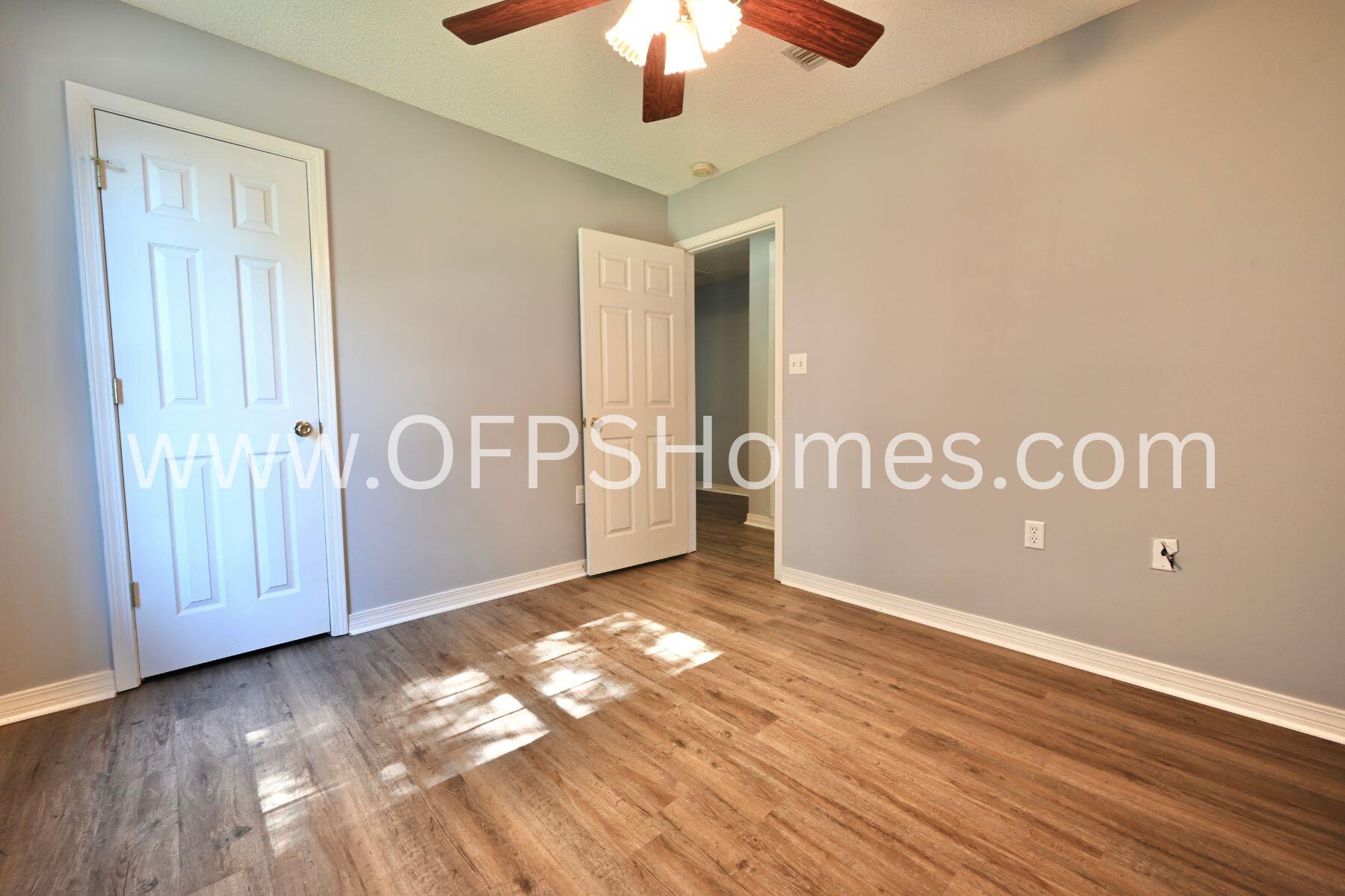 OAK PARK ESTATES - Residential Lease
