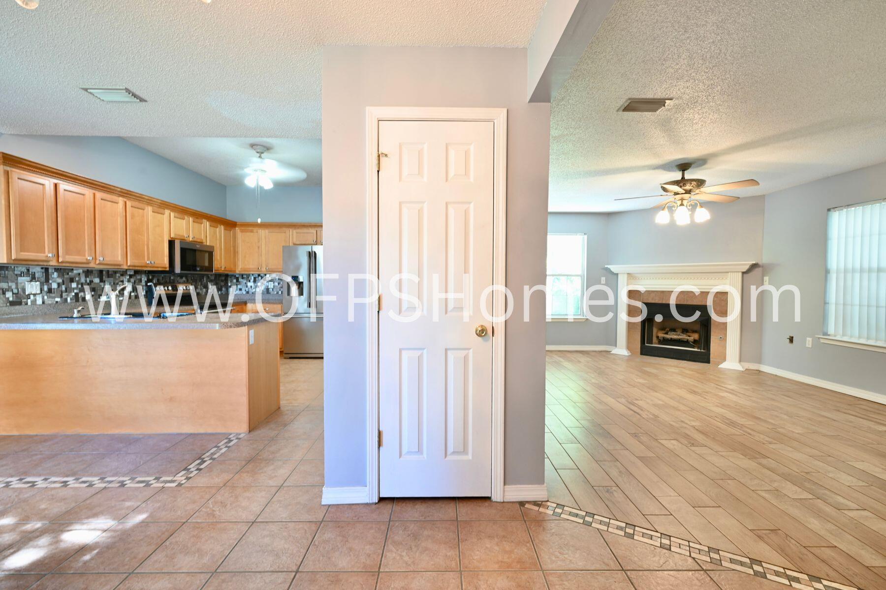 OAK PARK ESTATES - Residential Lease