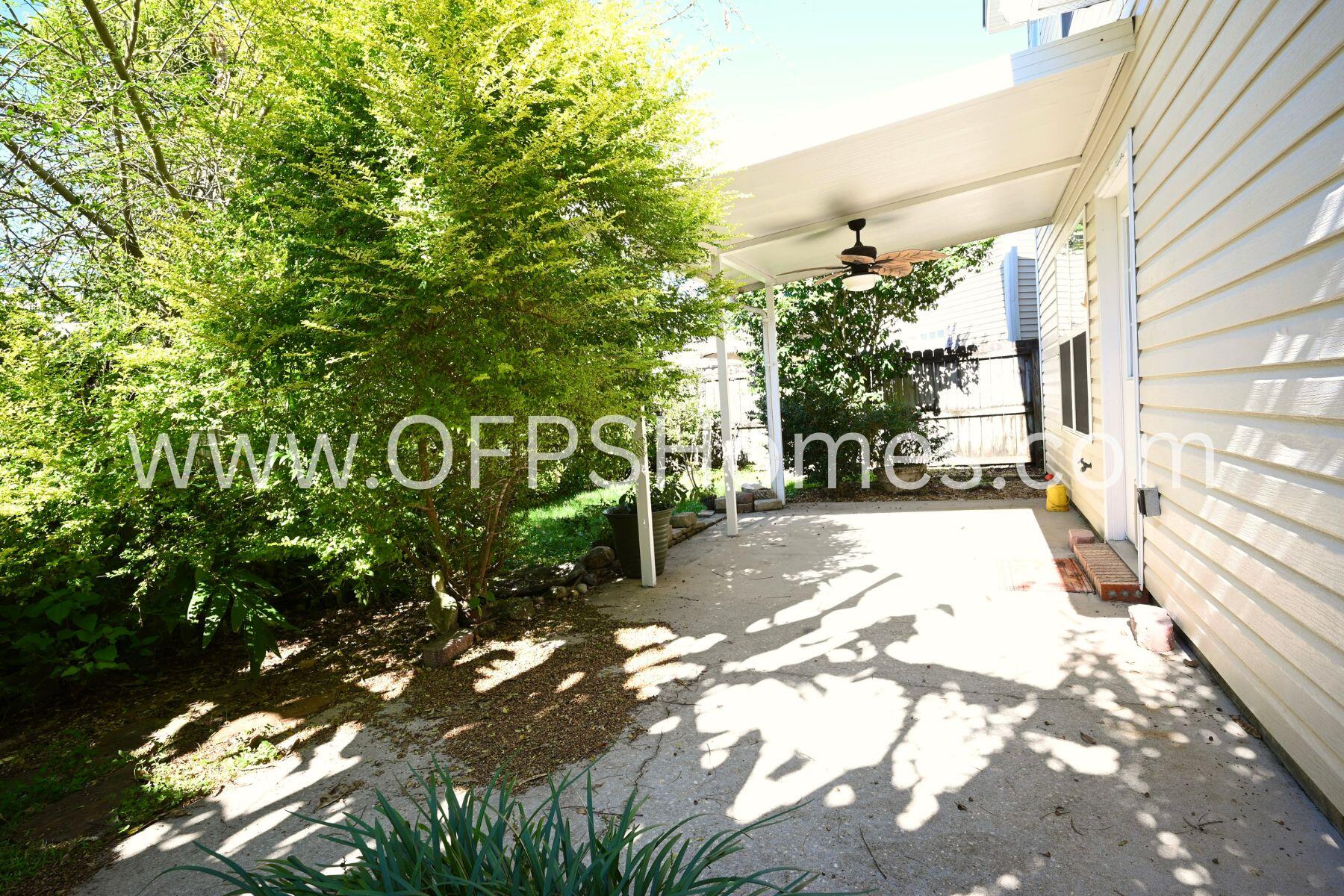 OAK PARK ESTATES - Residential Lease