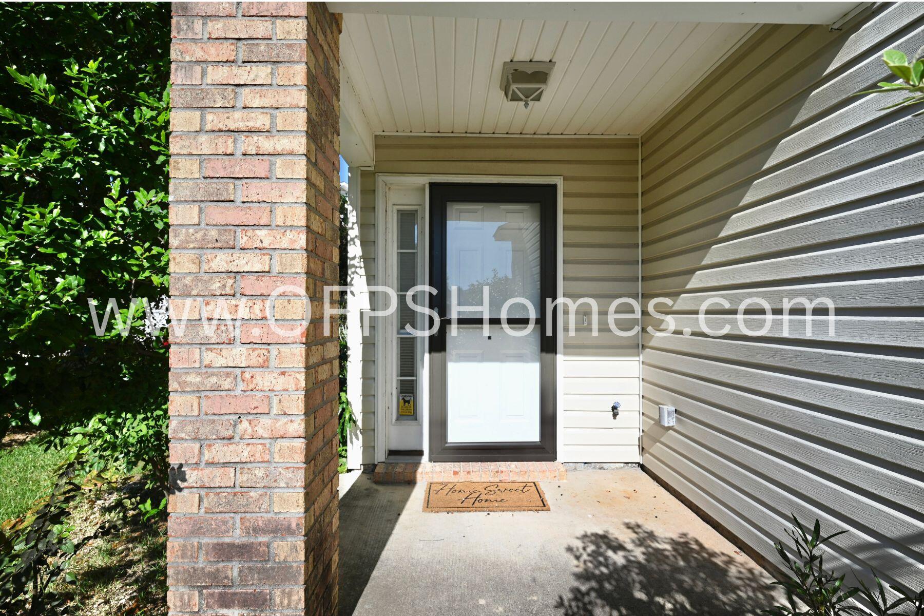 OAK PARK ESTATES - Residential Lease