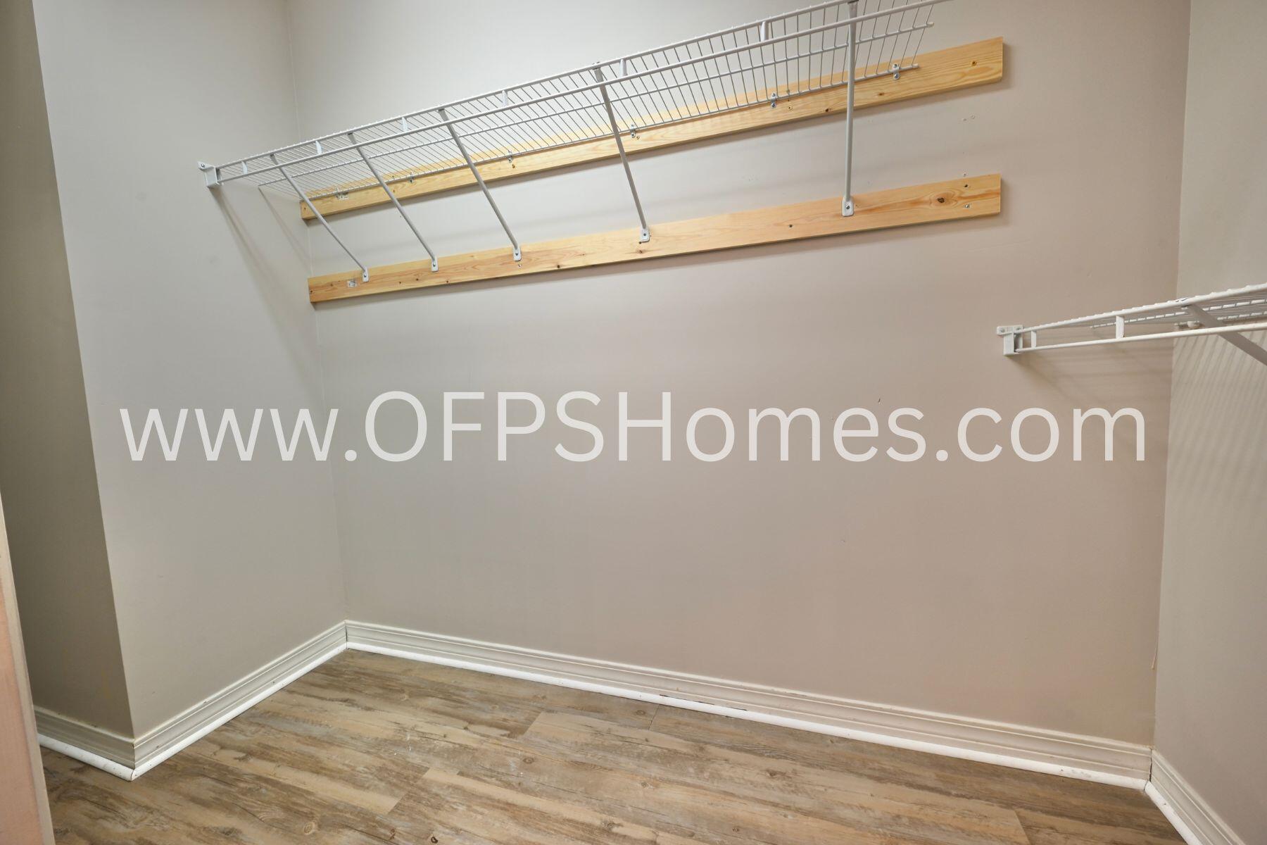 OAK PARK ESTATES - Residential Lease