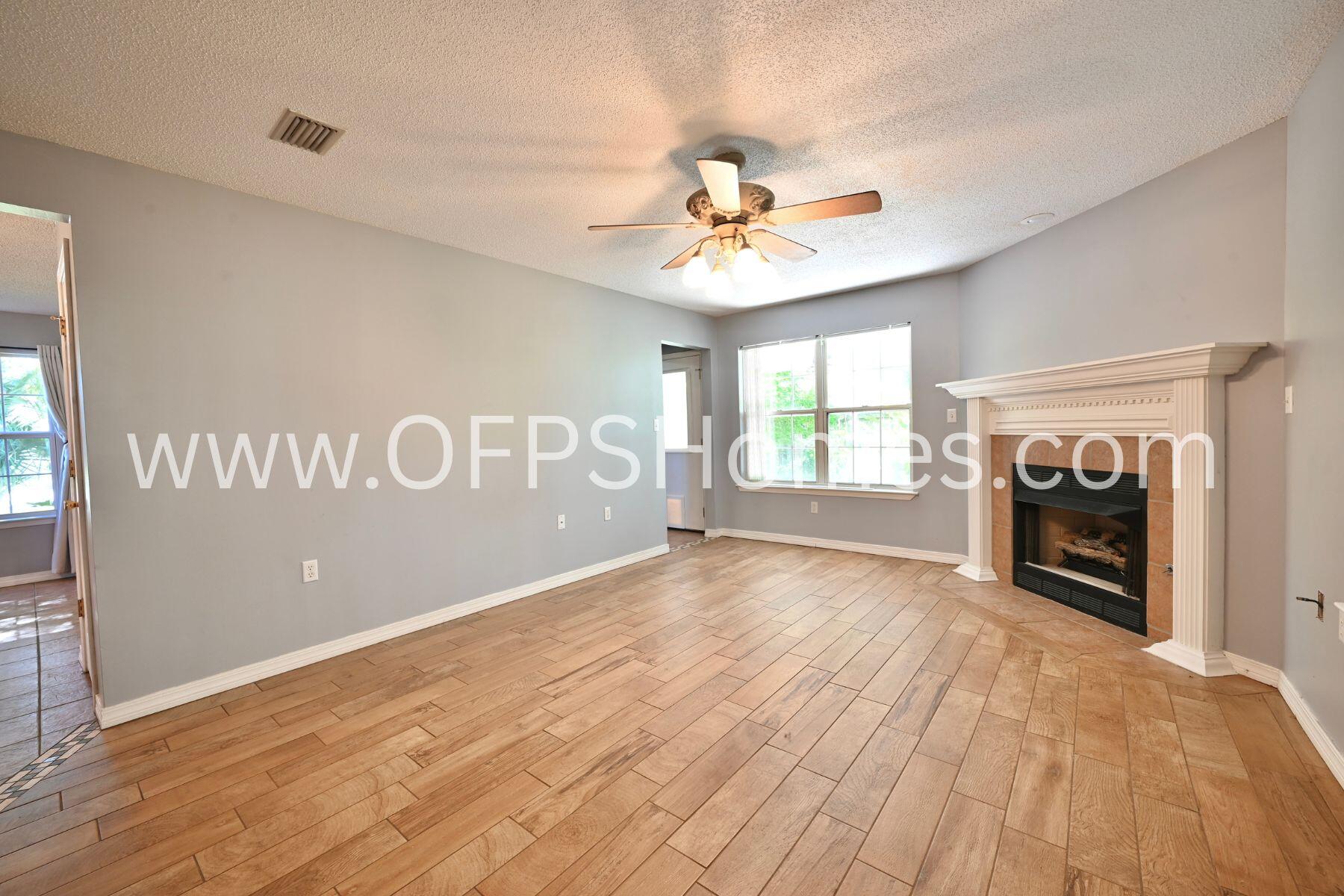 OAK PARK ESTATES - Residential Lease