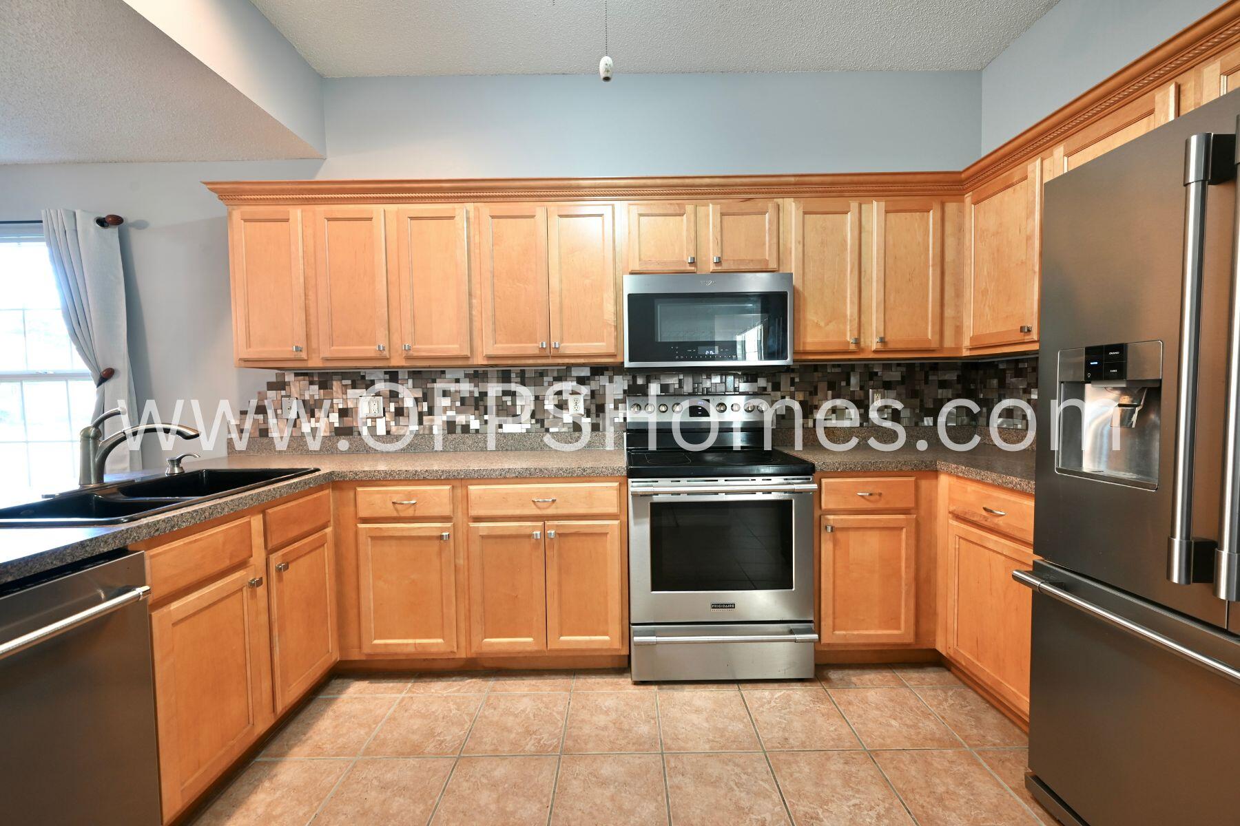 OAK PARK ESTATES - Residential Lease