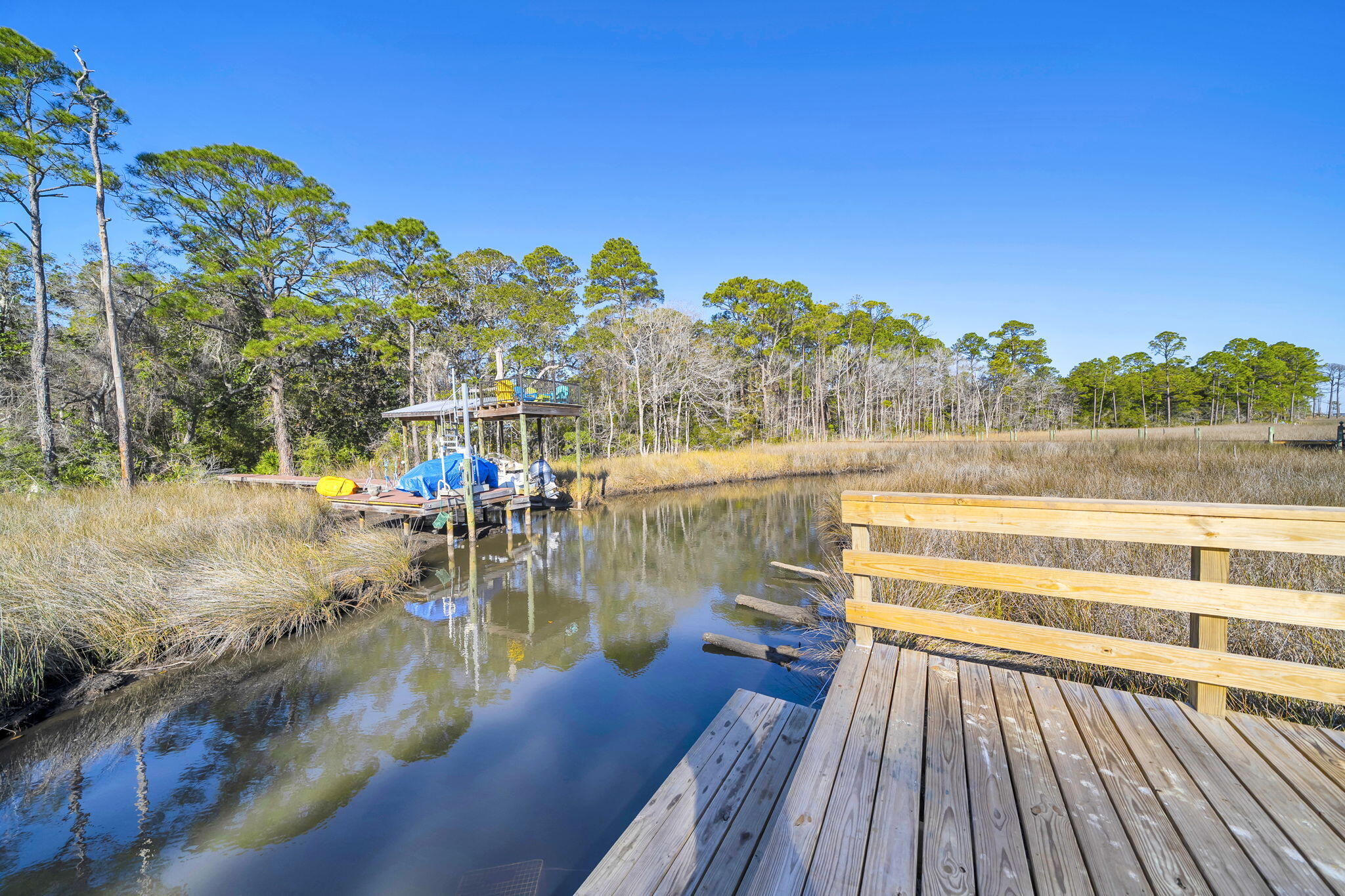 Mussett Bayou Manor - Residential