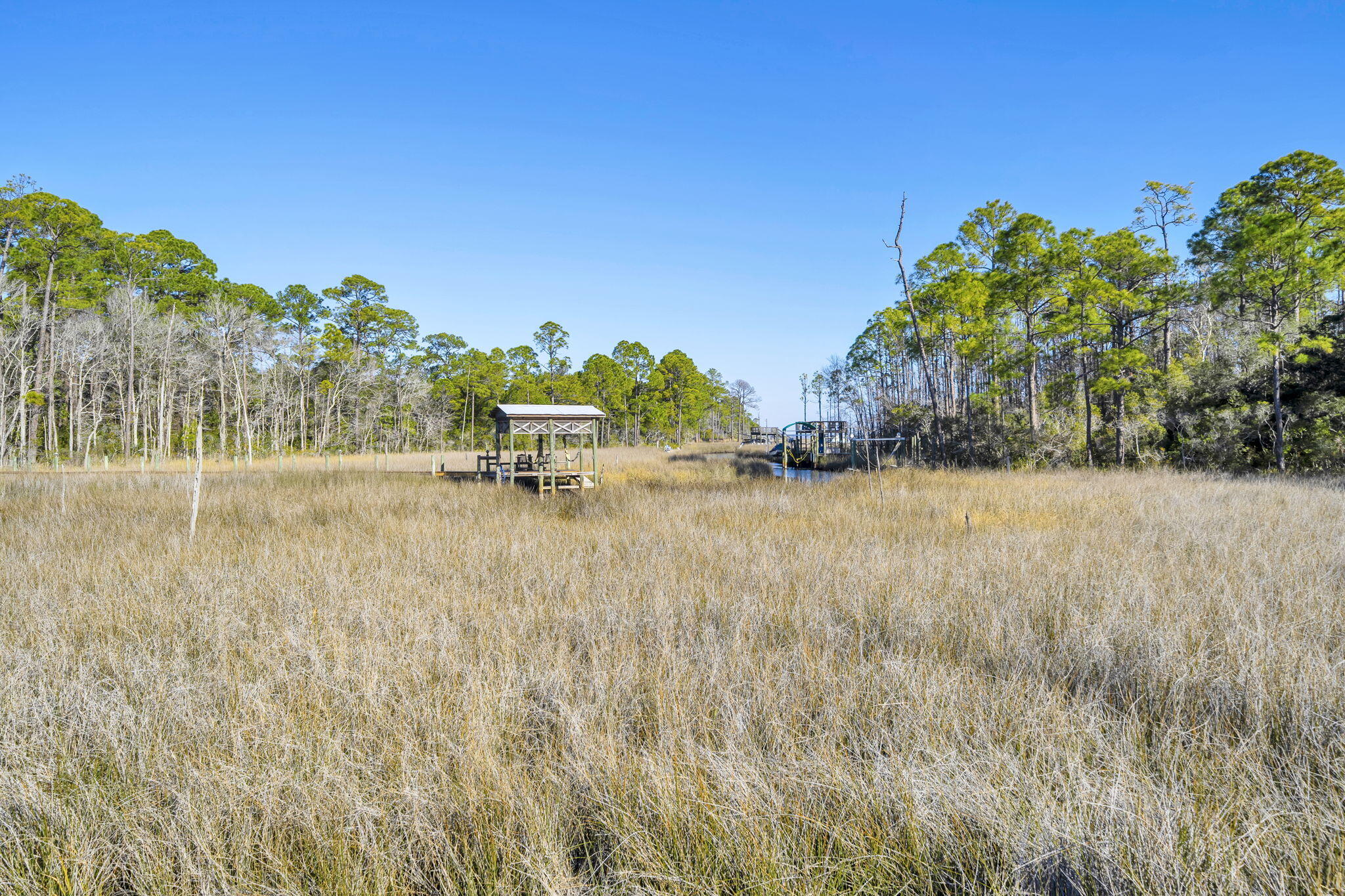 Mussett Bayou Manor - Residential