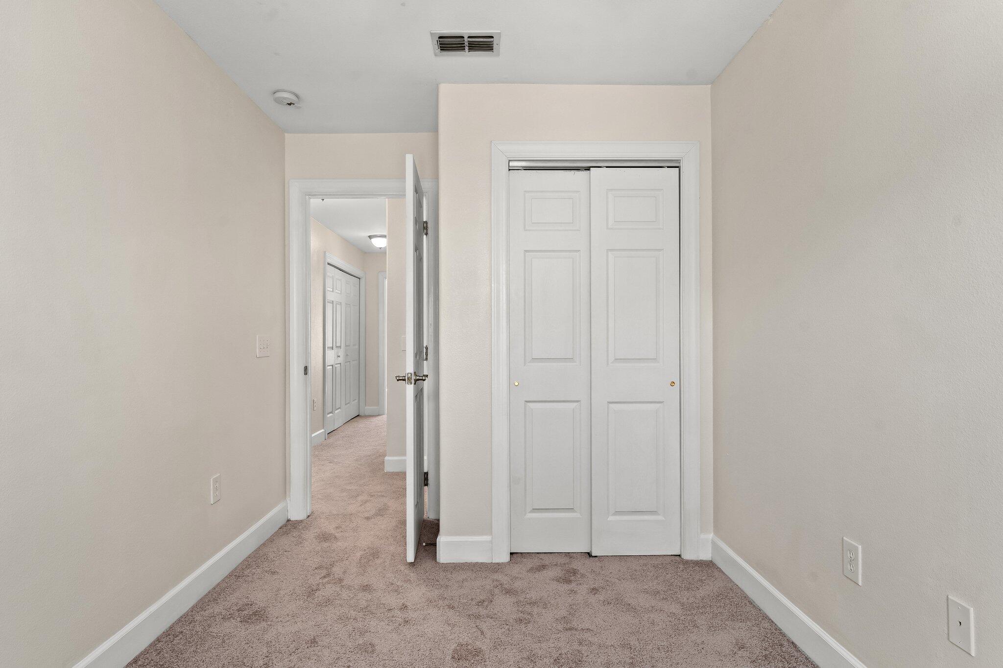 EAGLE BAY - Residential Lease