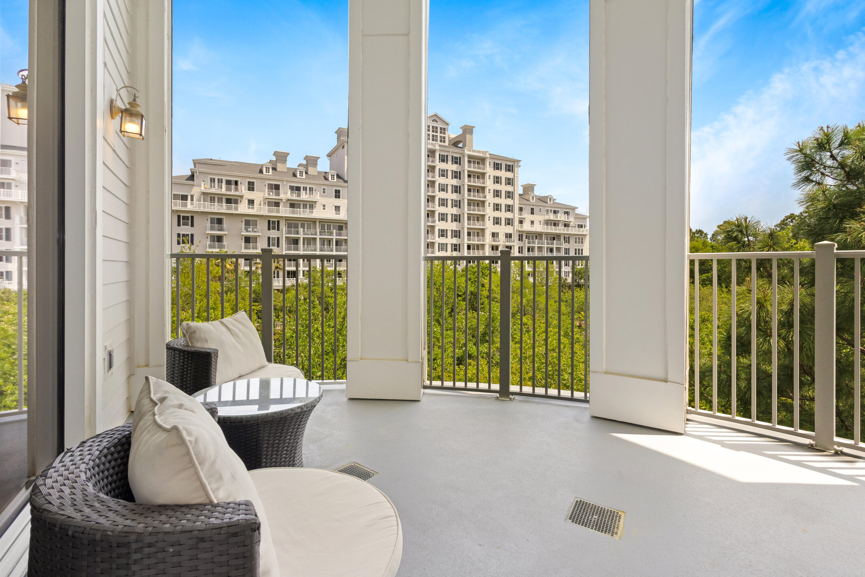 BAHIA CONDO - Residential