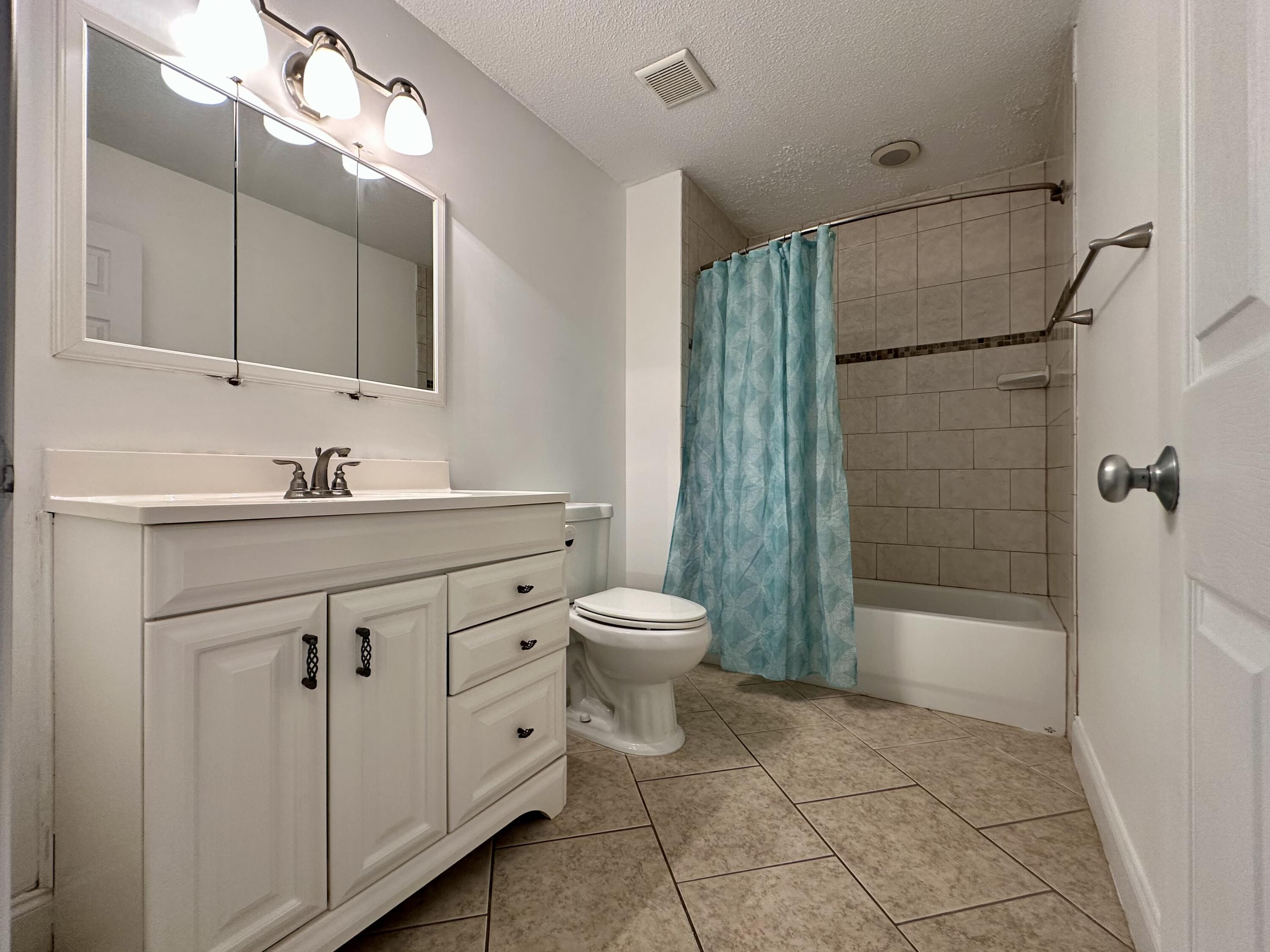 BAY COUNTRY ESTATES - Residential