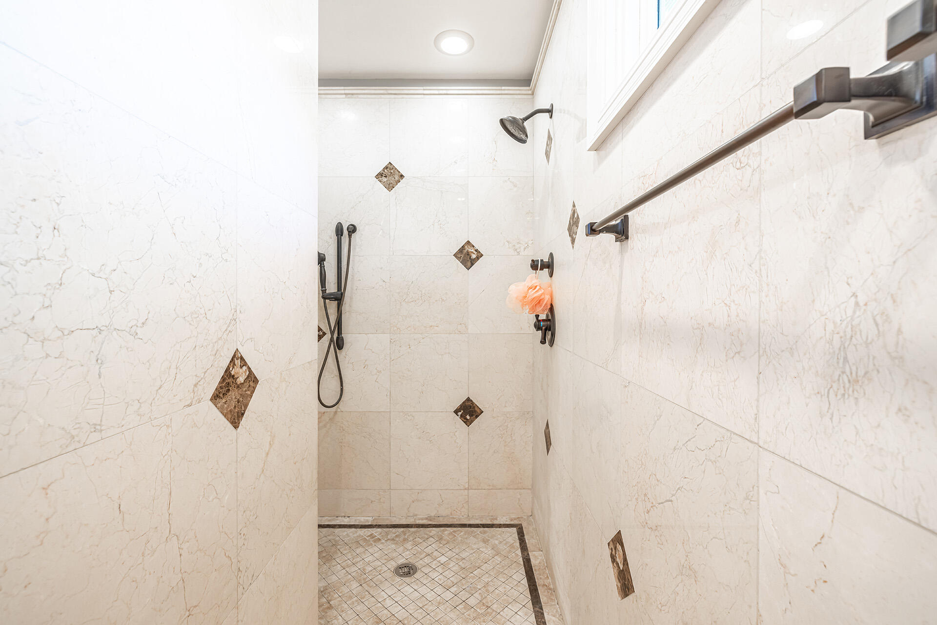 KELL-AIRE GARDENS - Residential