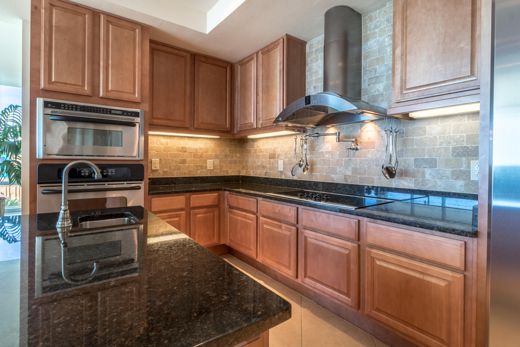 SIGNATURE BEACH - Residential