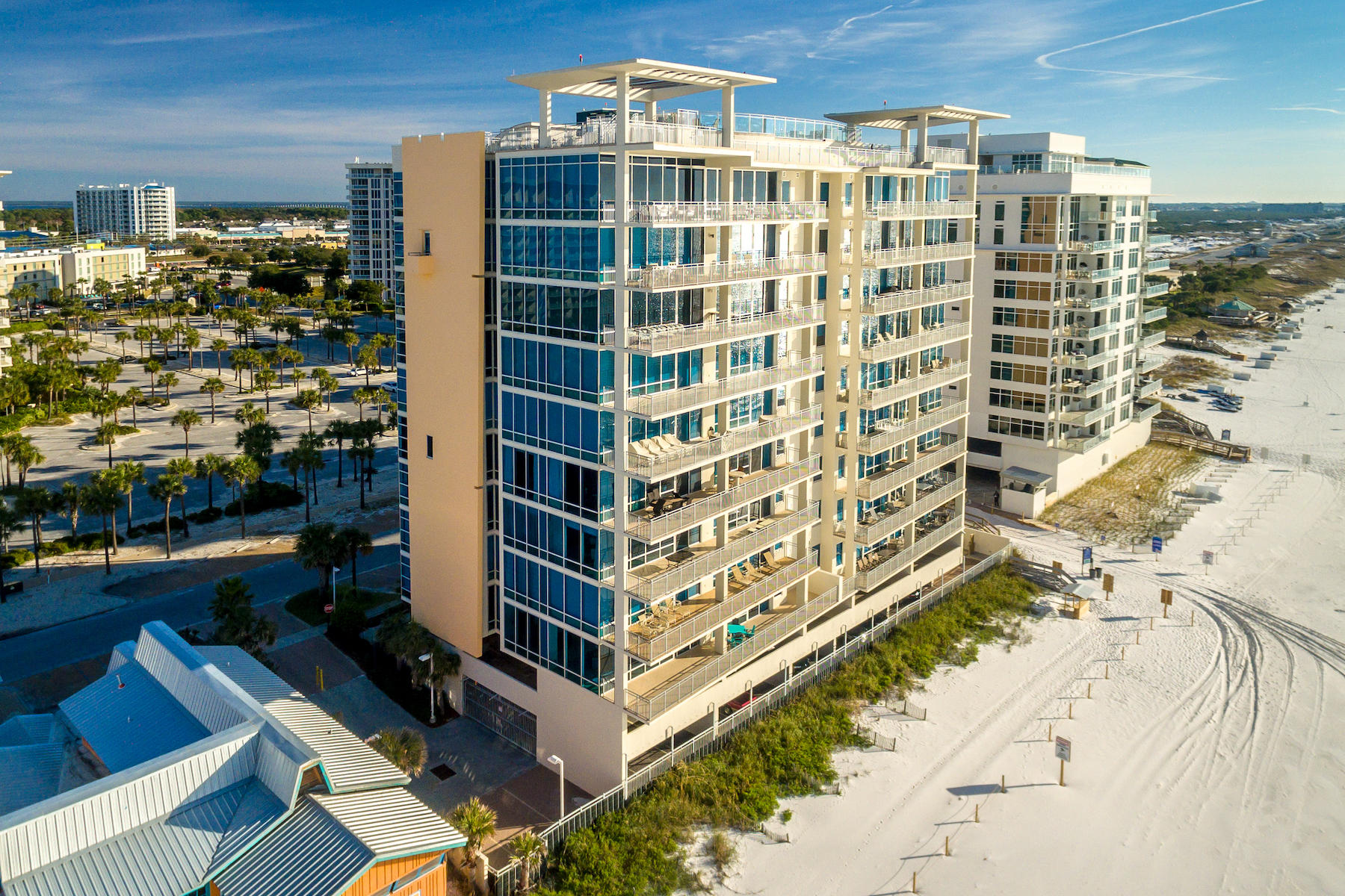 SIGNATURE BEACH - Residential